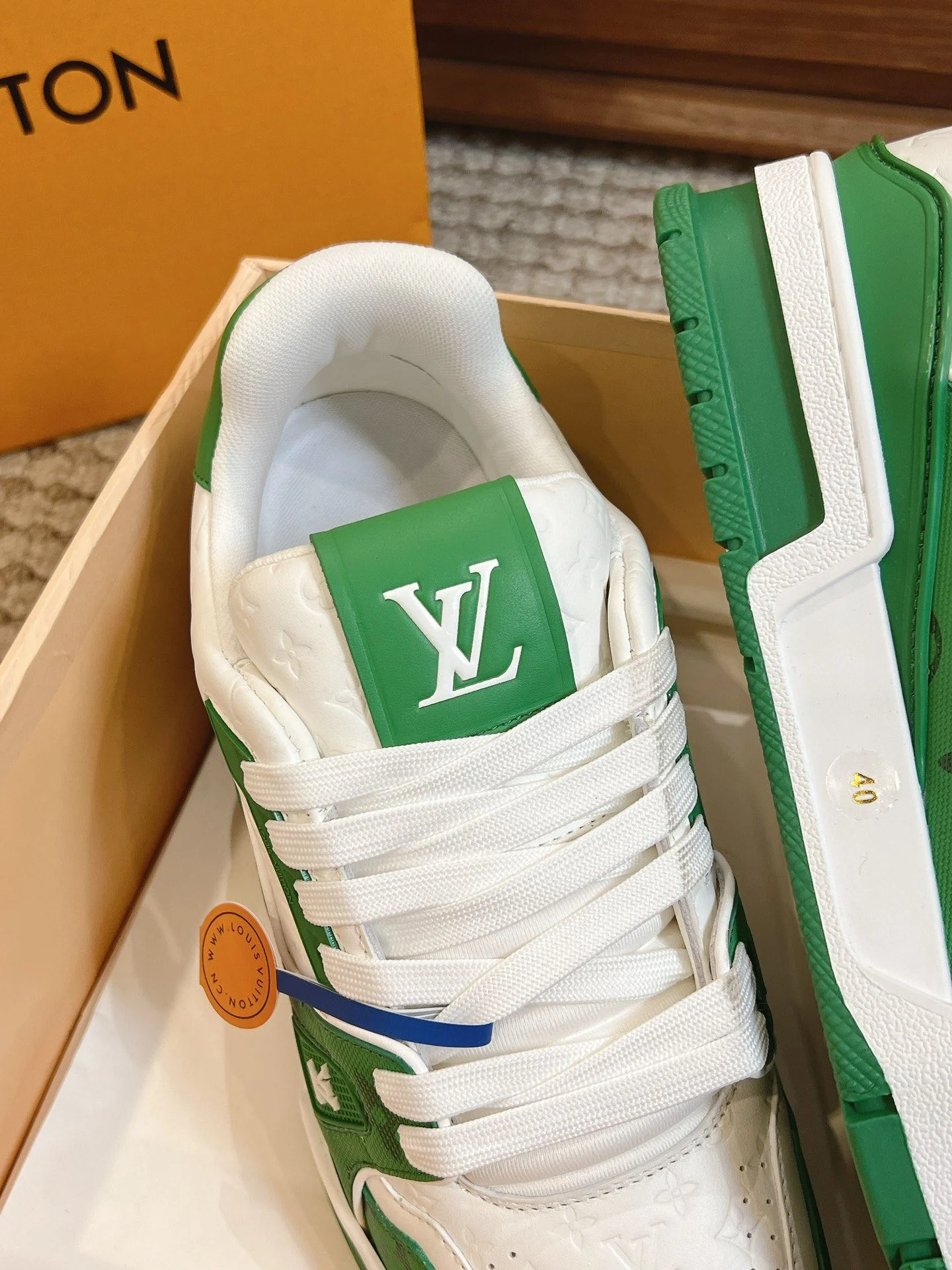 Stylish Louis Vuitton Trainer Sneaker 31403