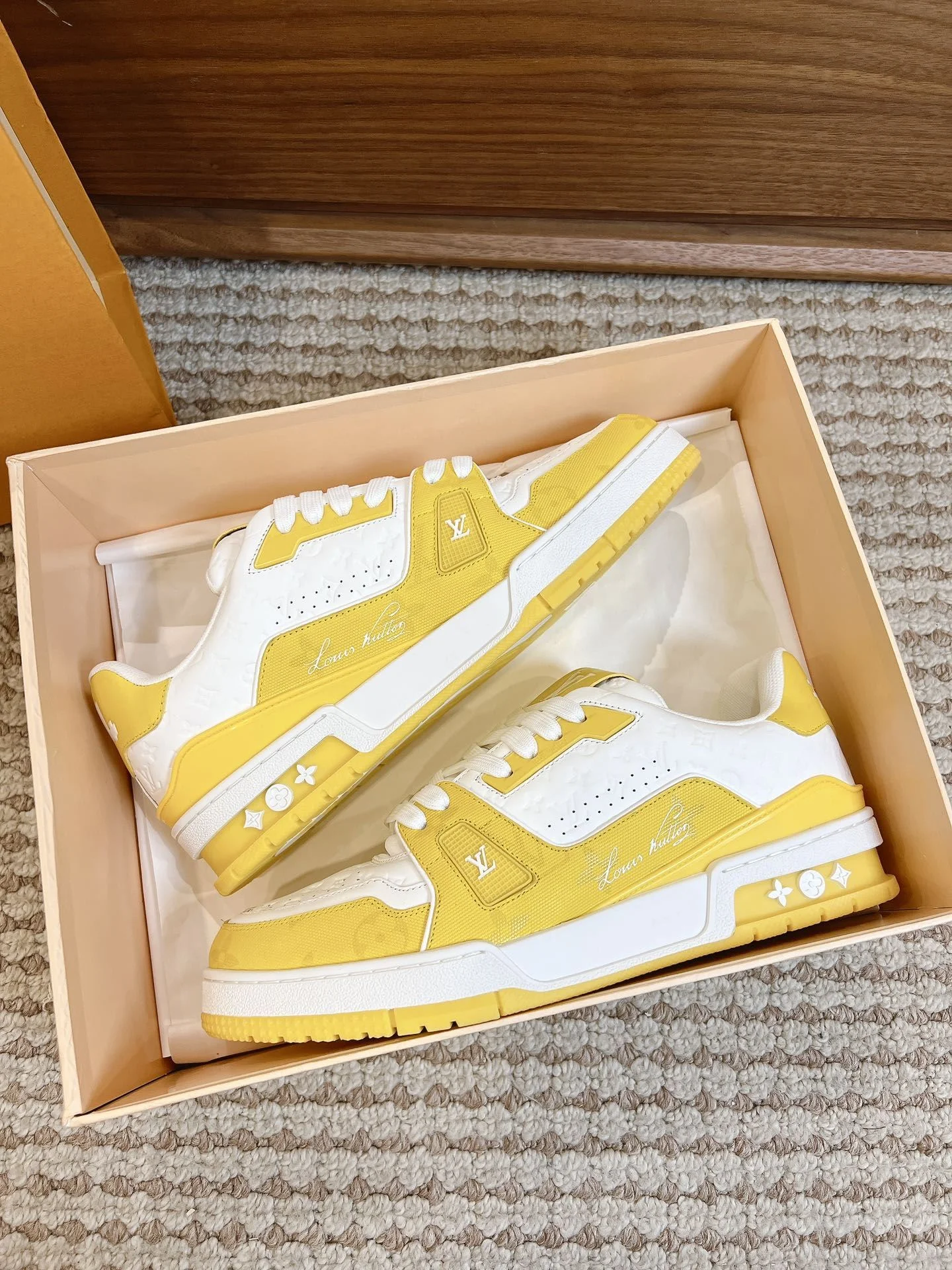 Louis Vuitton Trainer Sneaker Lightweight 31432