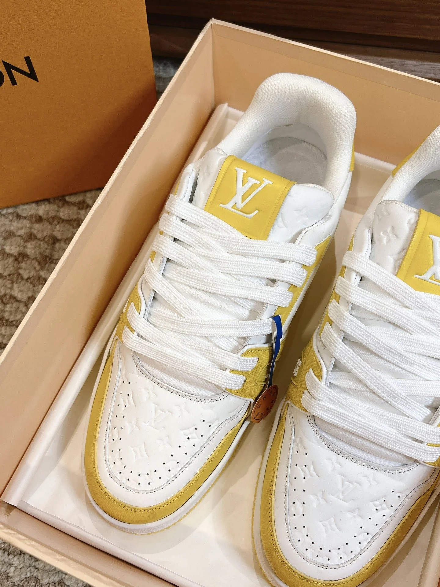 Louis Vuitton Trainer Sneaker Lightweight 31432