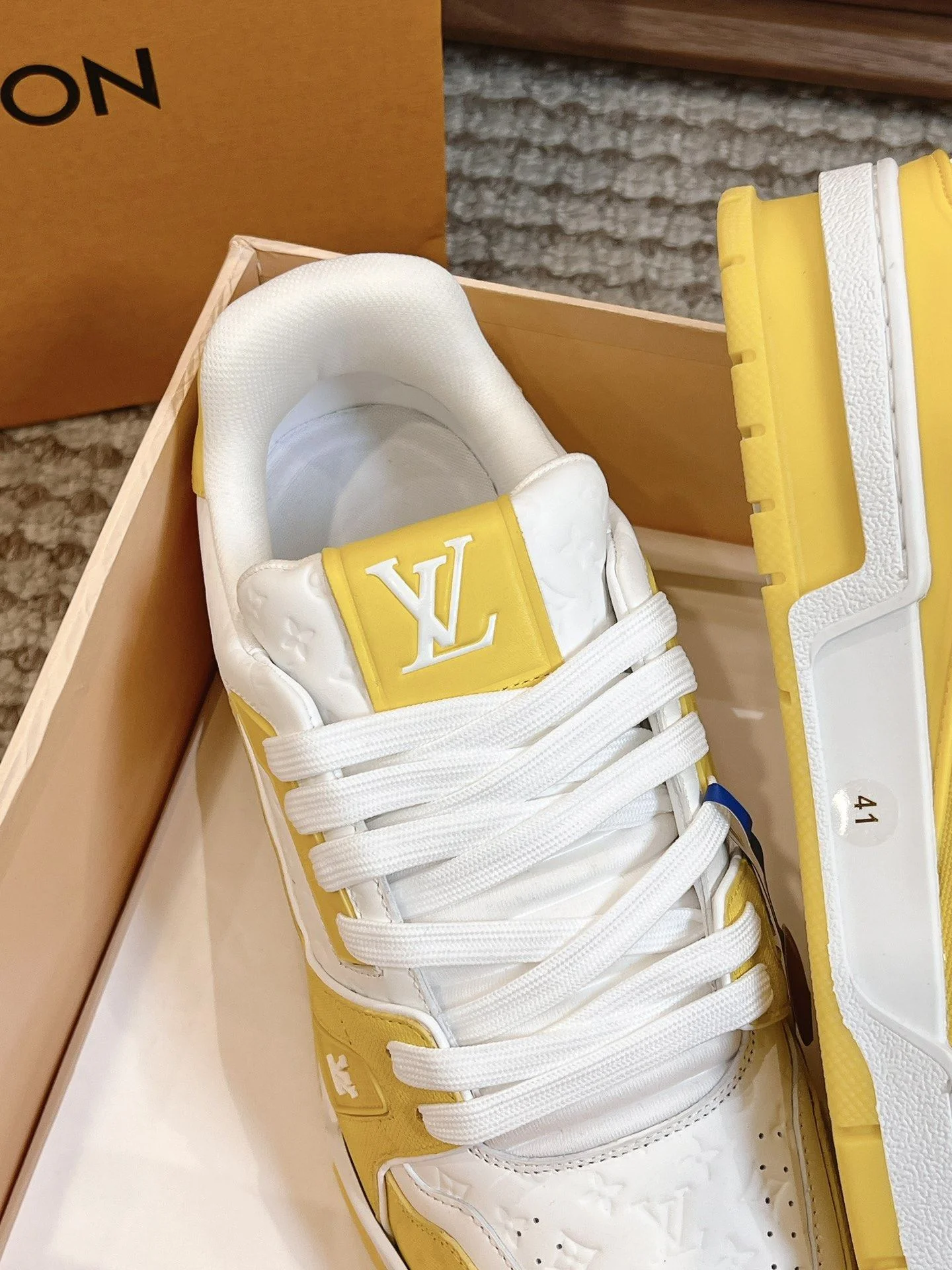 Louis Vuitton Trainer Sneaker Lightweight 31432