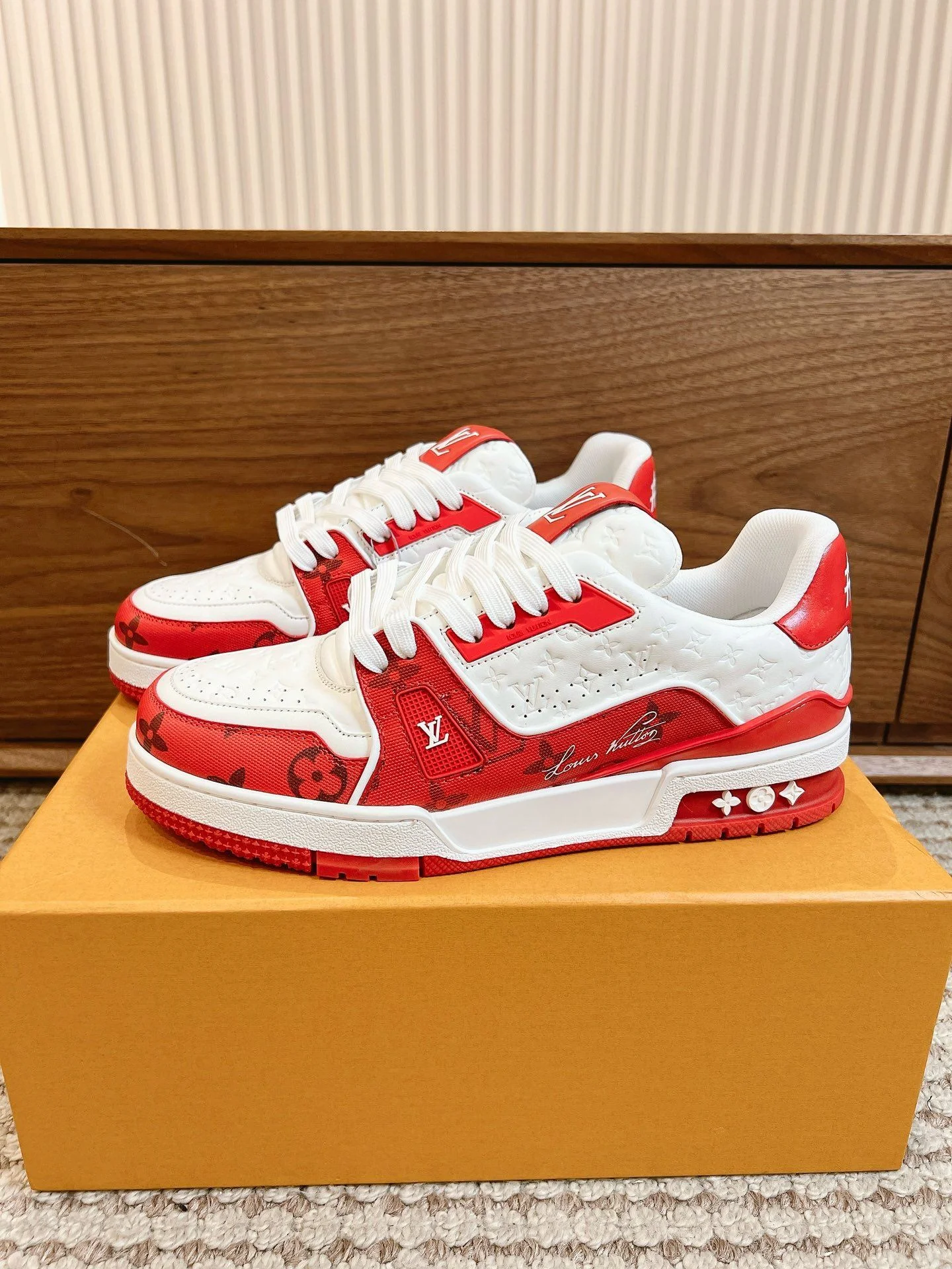 Louis Vuitton Trainer Sneaker Stylish 31404