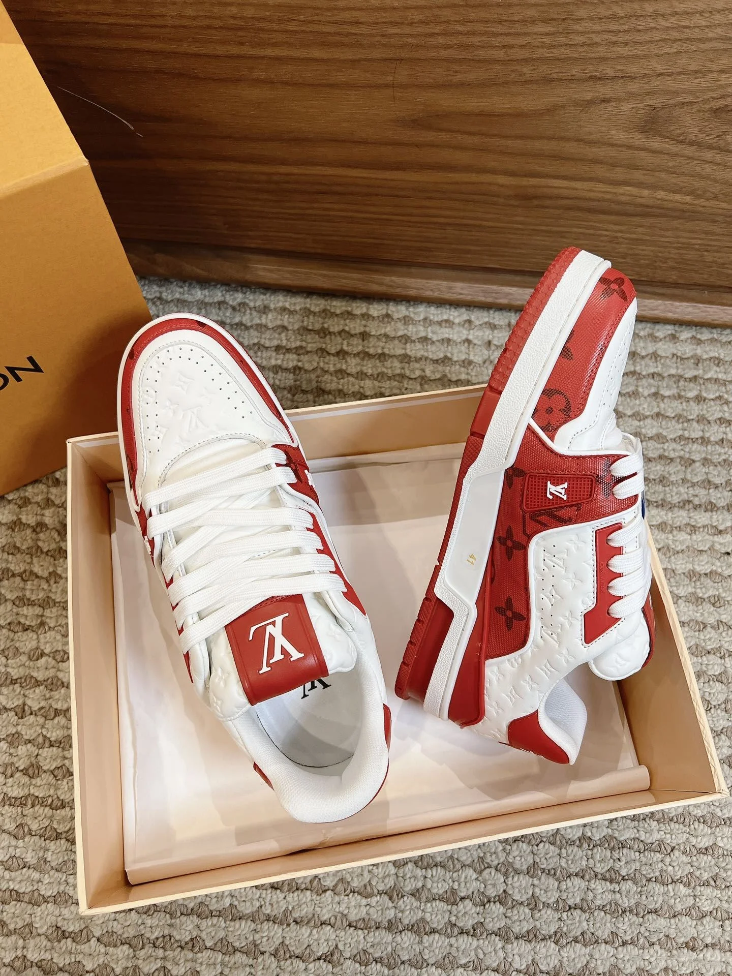 Louis Vuitton Trainer Sneaker Stylish 31404