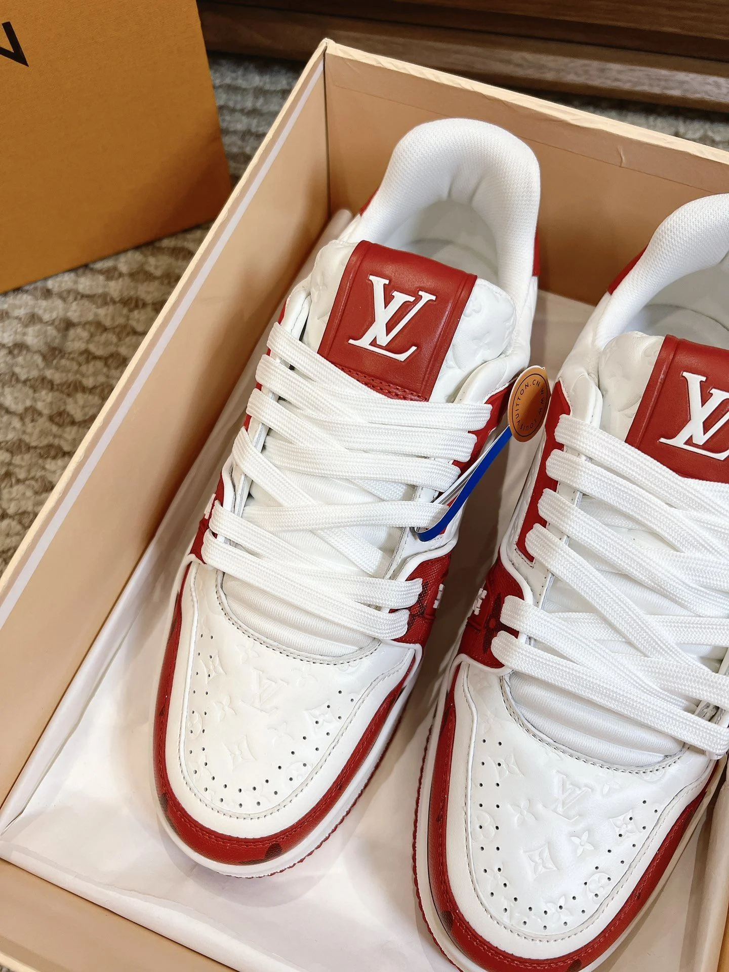 Louis Vuitton Trainer Sneaker Stylish 31404