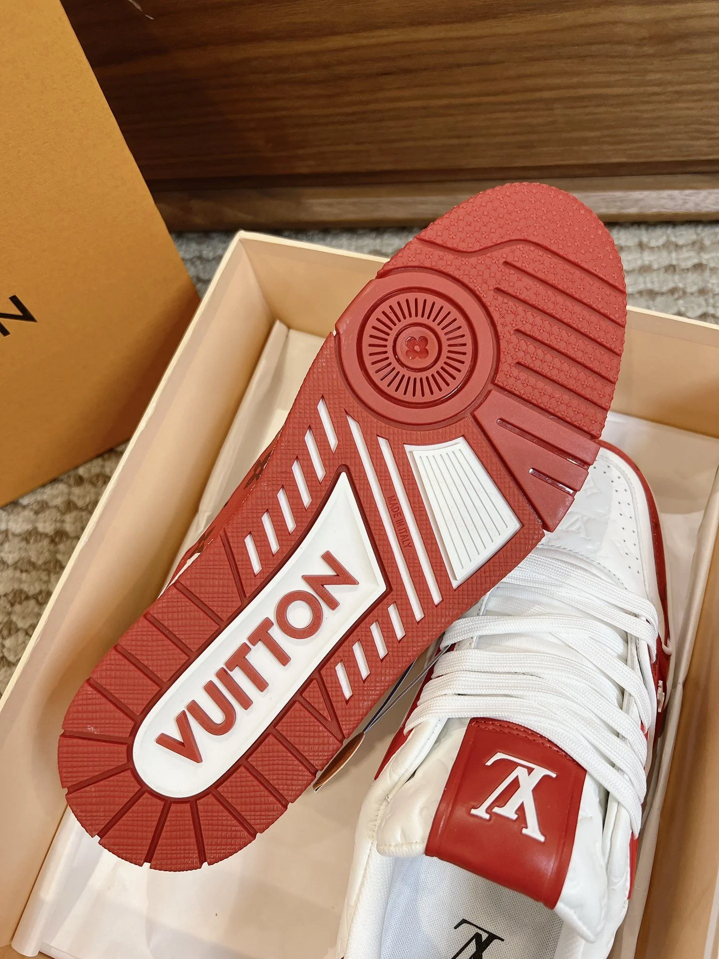 Louis Vuitton Trainer Sneaker Stylish 31404