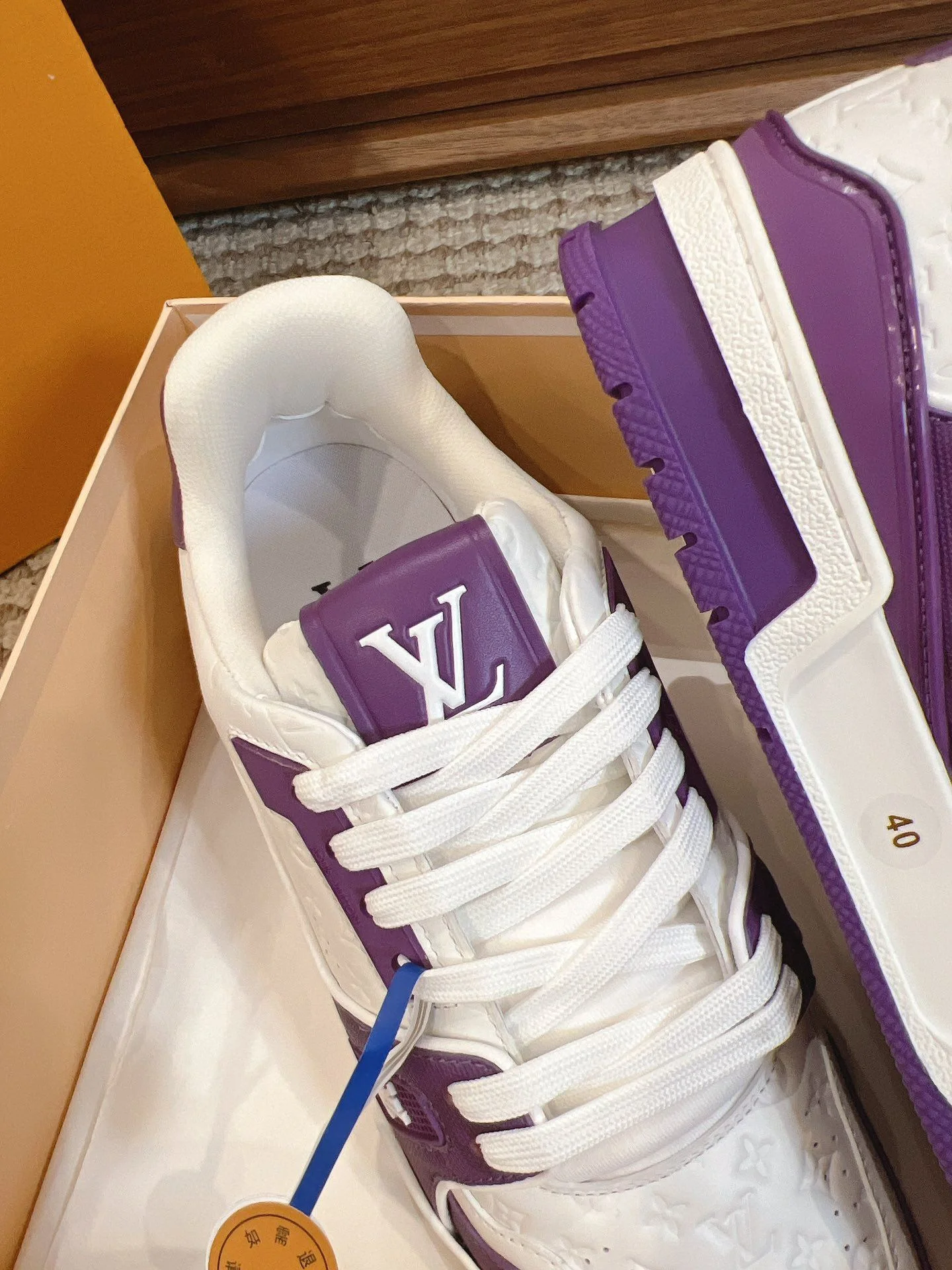 WellDesigned Louis Vuitton Trainer Sneaker 31428