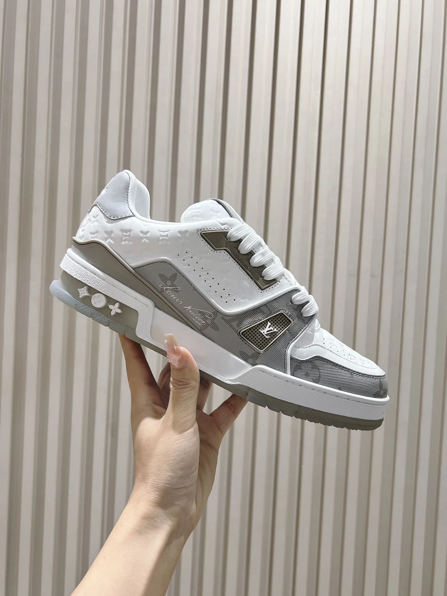Louis Vuitton Trainer Sneaker Snug 31415