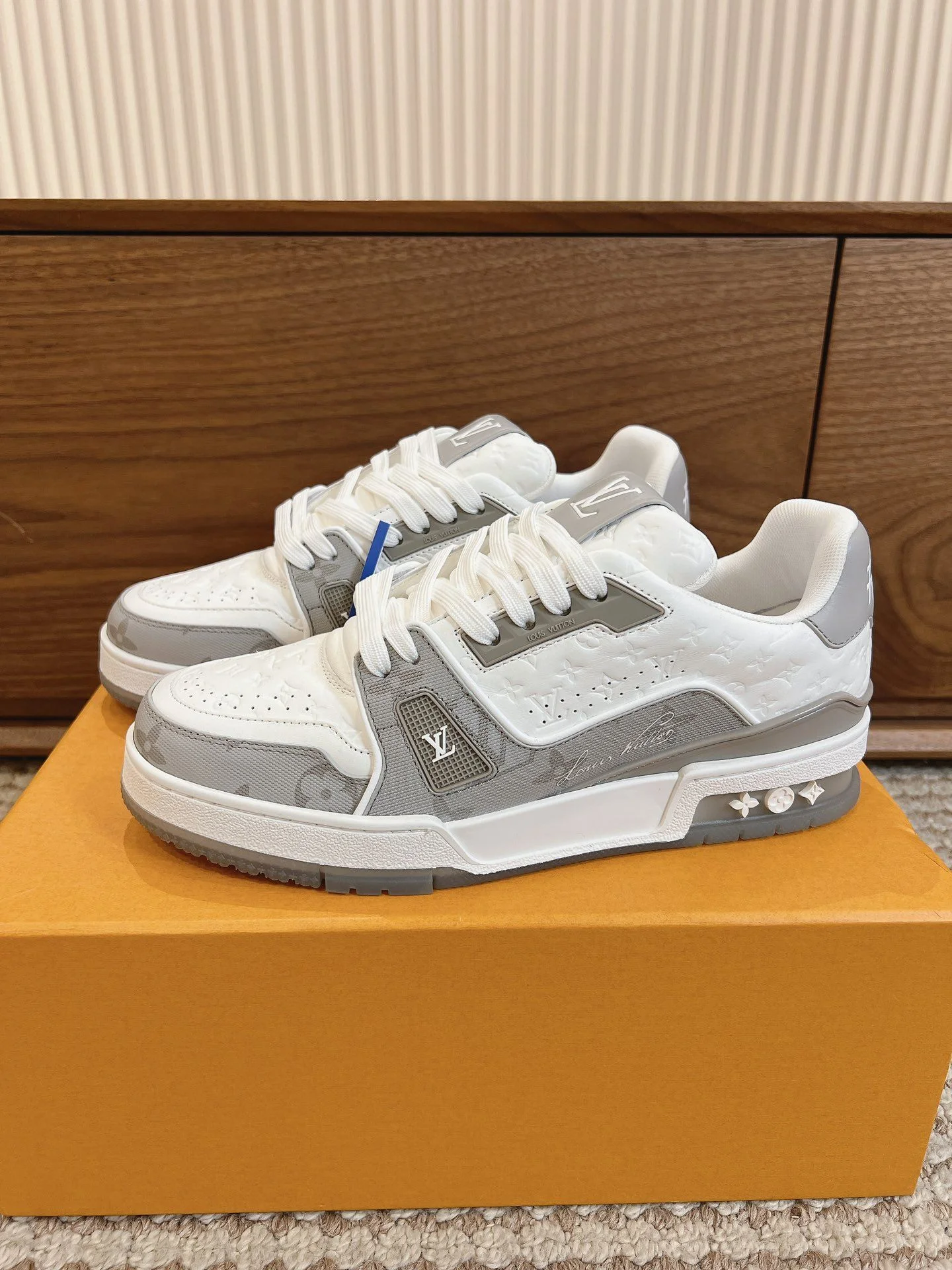 Louis Vuitton Trainer Sneaker Snug 31415