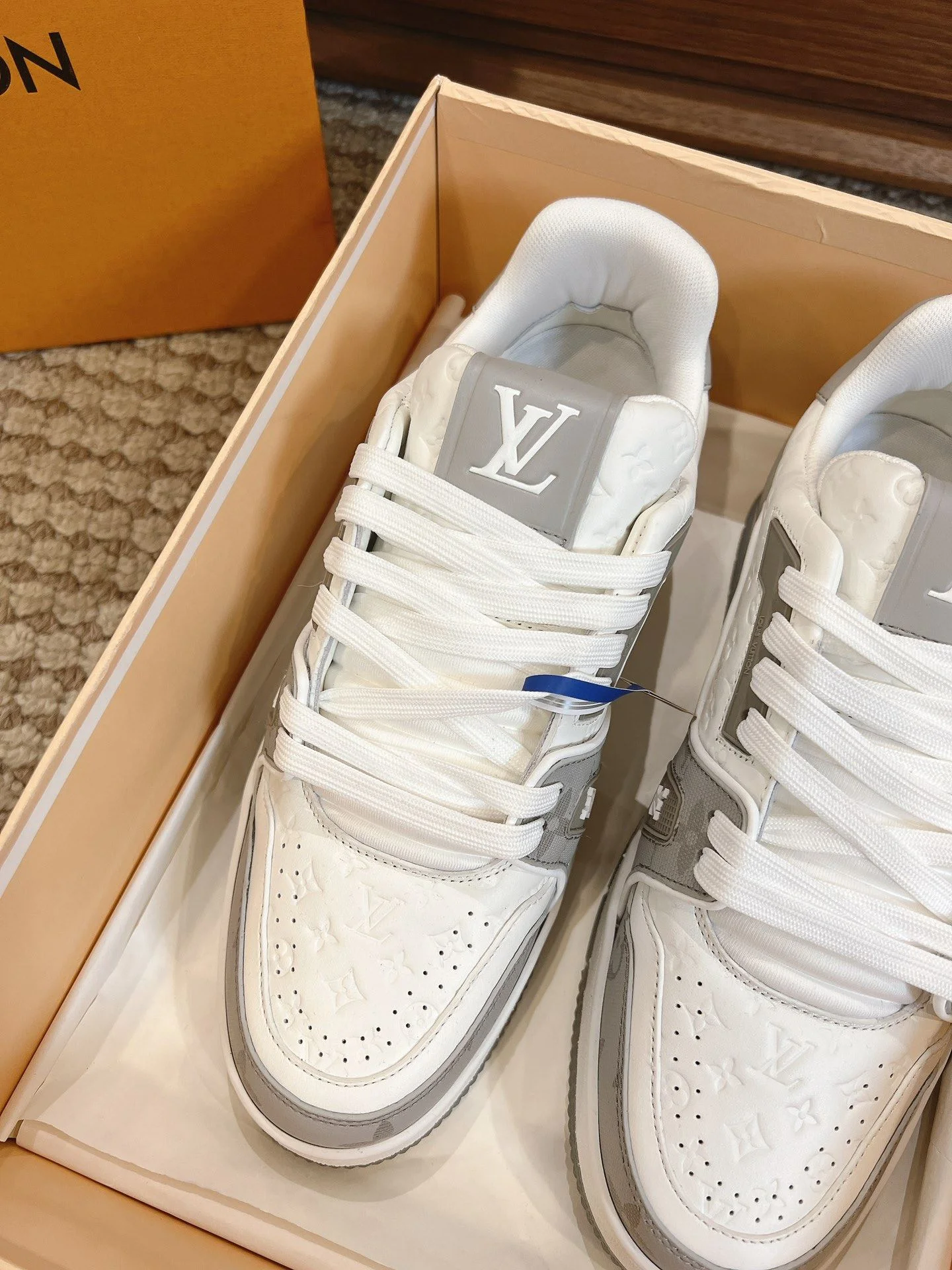 Louis Vuitton Trainer Sneaker Snug 31415