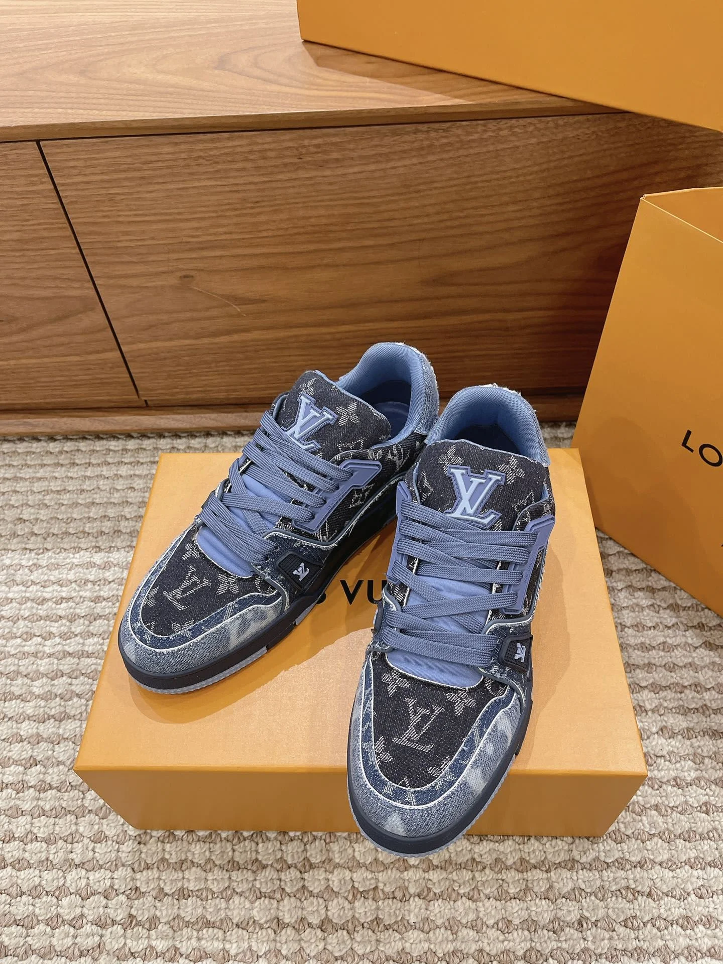 Comfortable Louis Vuitton Trainer Sneaker 31430