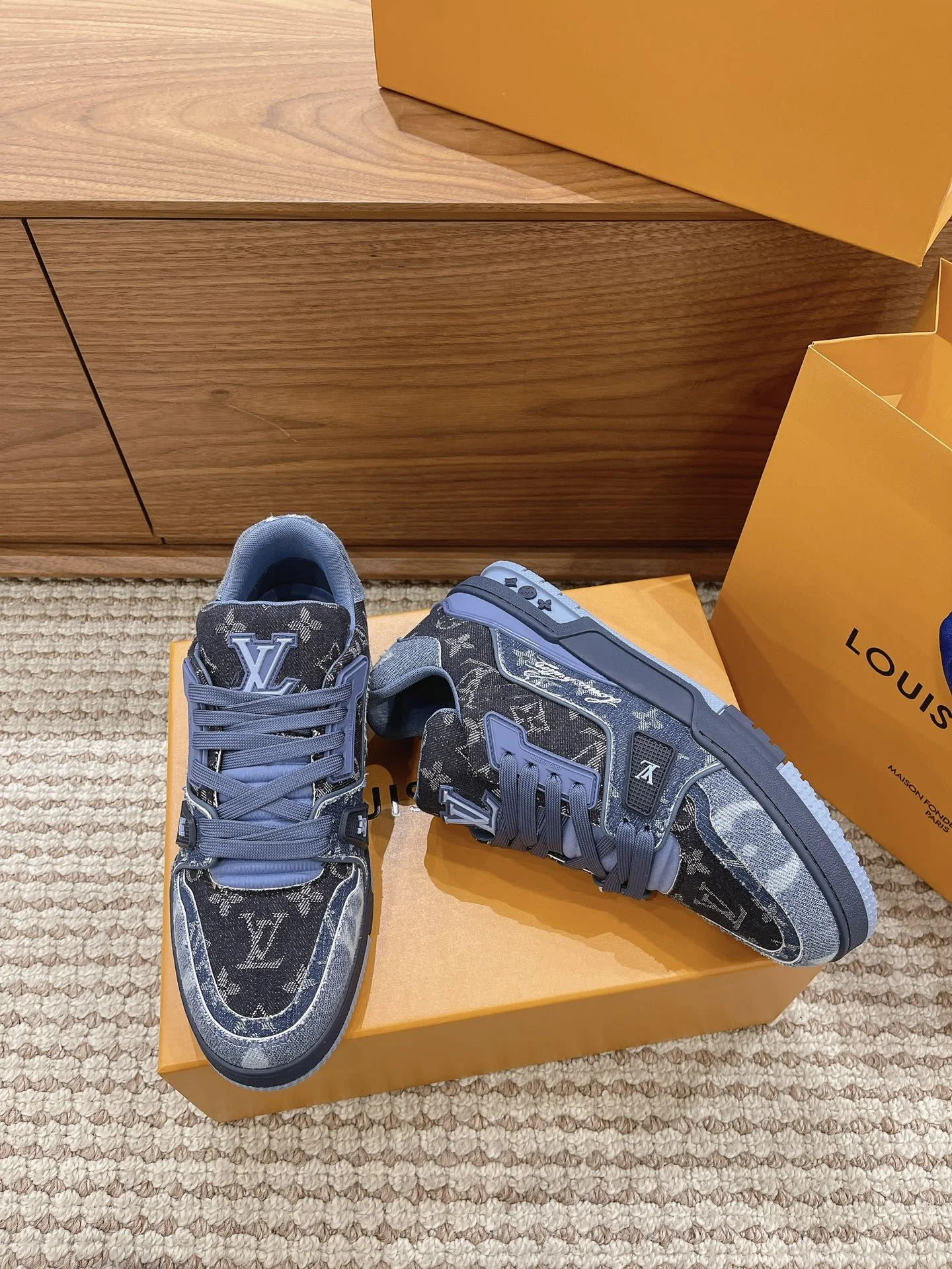 Comfortable Louis Vuitton Trainer Sneaker 31430