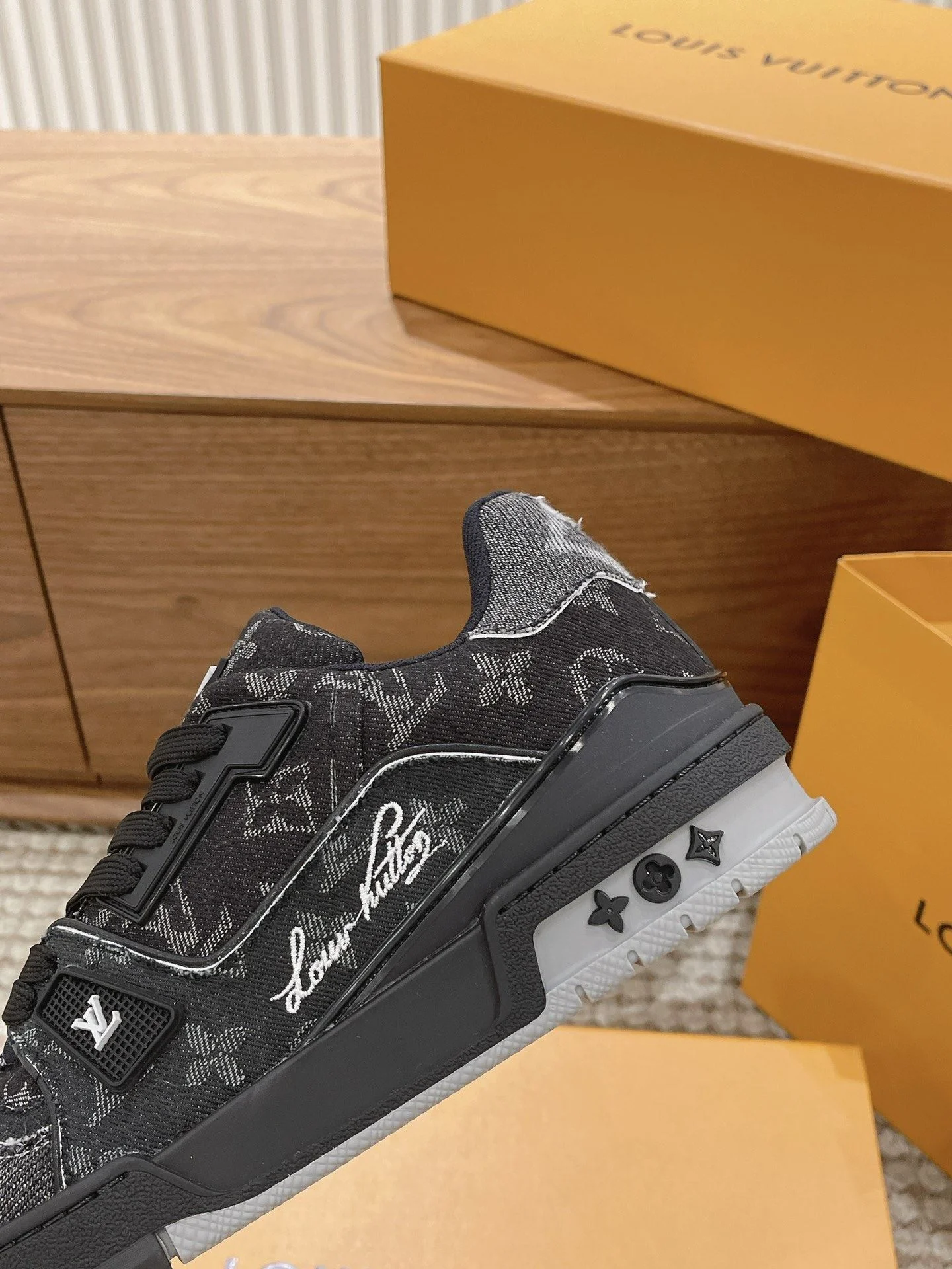 Louis Vuitton Trainer Sneaker RelaxedFit 31416