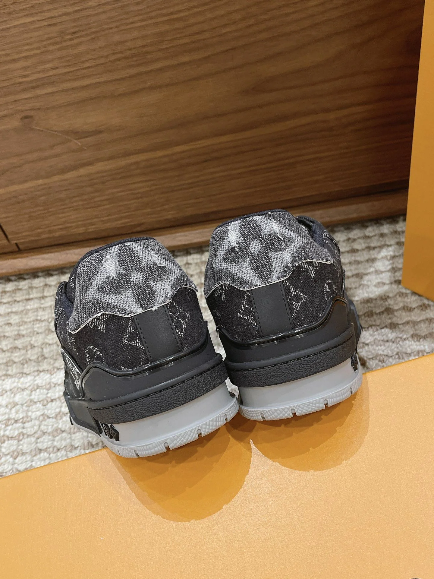 Louis Vuitton Trainer Sneaker RelaxedFit 31416