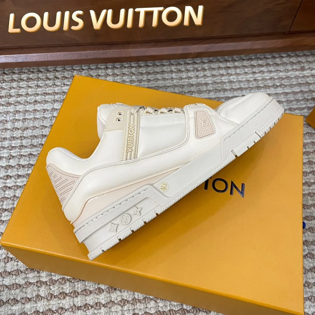 DailyWear Louis Vuitton Trainer Sneaker 31407