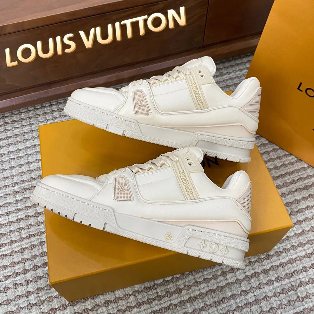 DailyWear Louis Vuitton Trainer Sneaker 31407