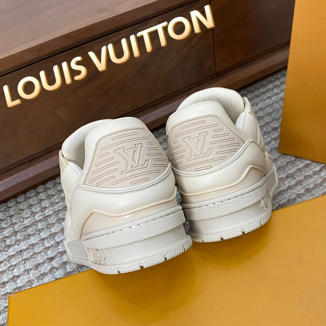 DailyWear Louis Vuitton Trainer Sneaker 31407
