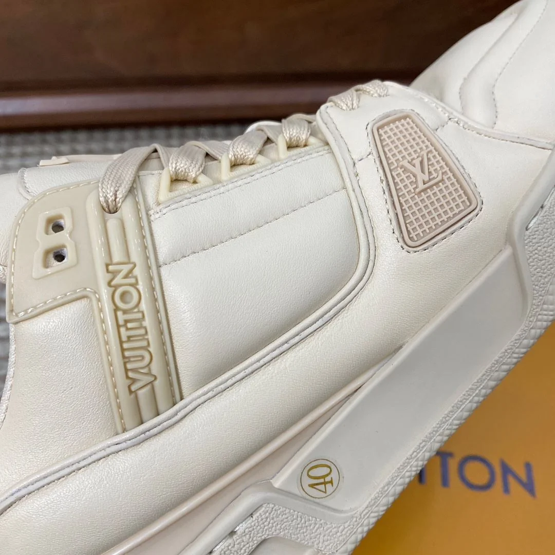 DailyWear Louis Vuitton Trainer Sneaker 31407