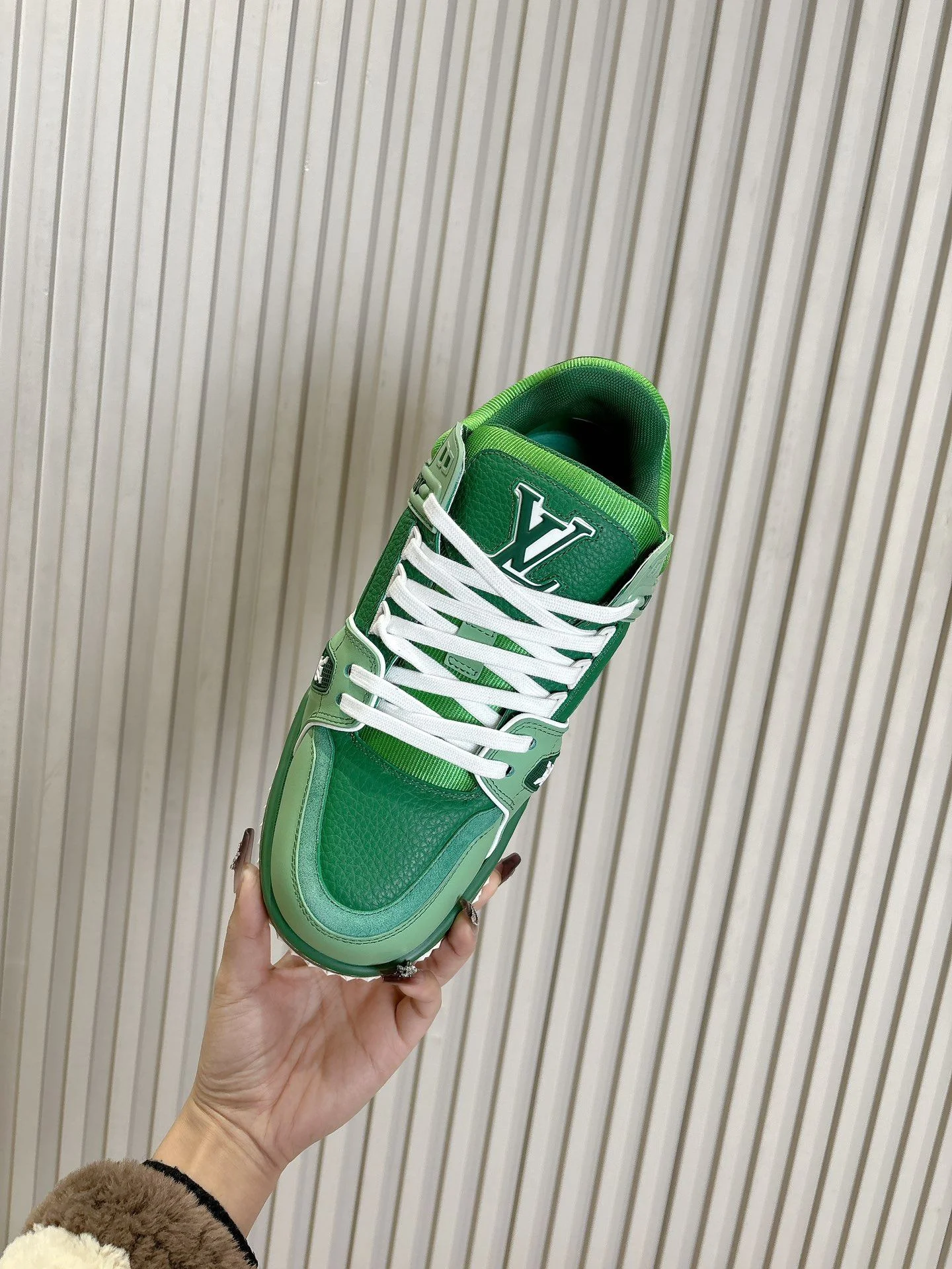 Louis Vuitton Trainer Sneaker Premium 31395