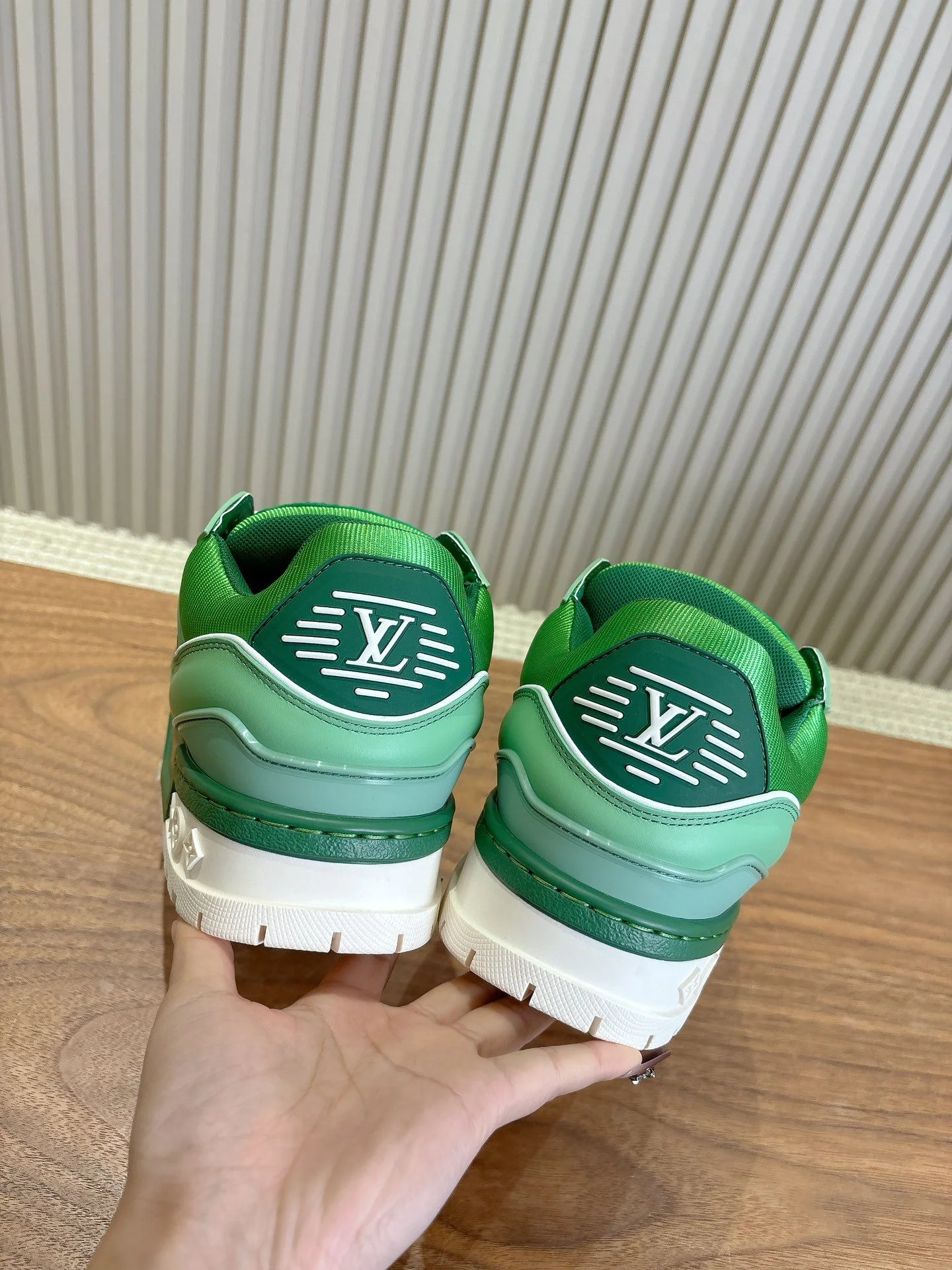 Louis Vuitton Trainer Sneaker Premium 31395