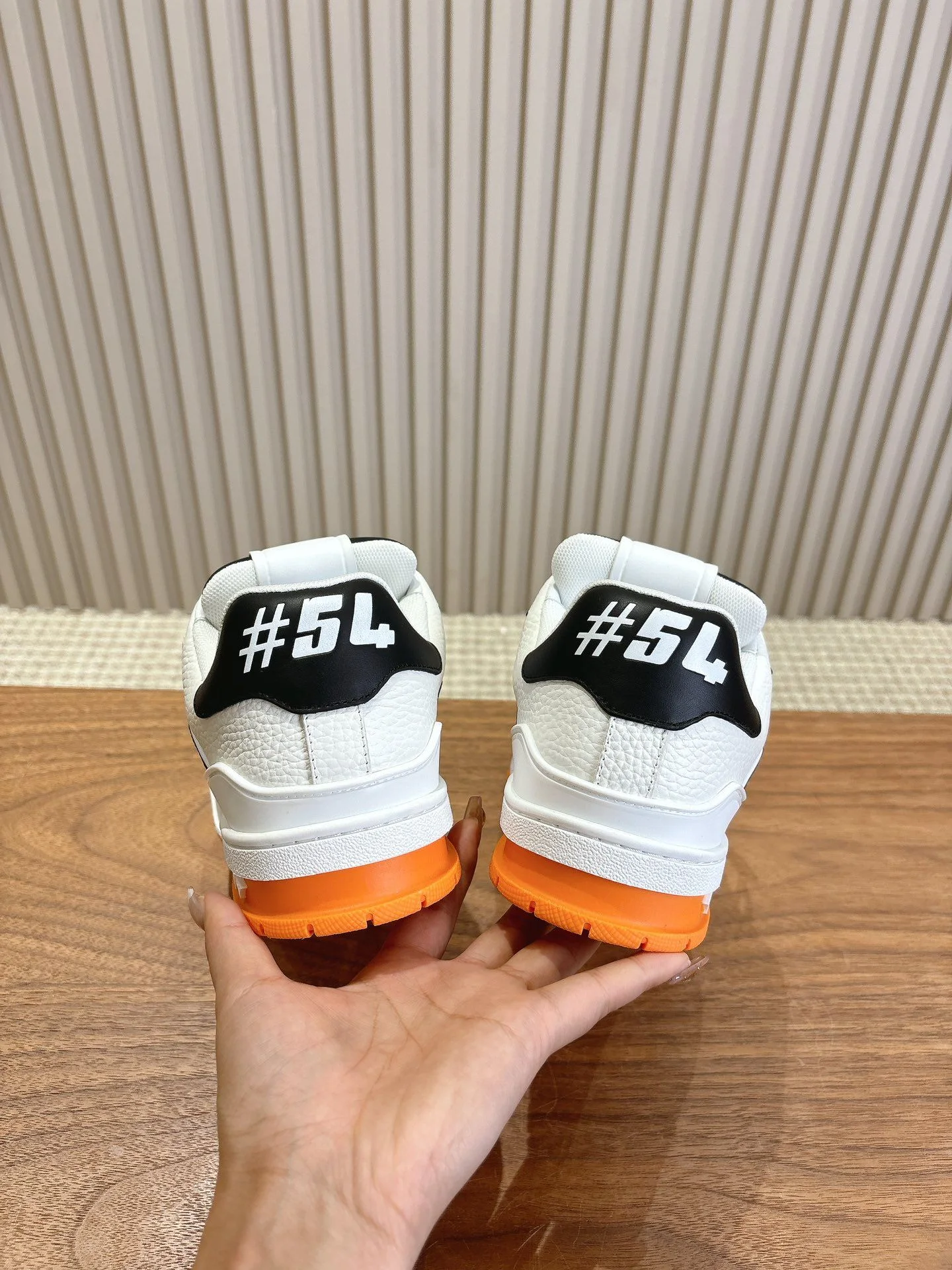 Stretchable Louis Vuitton Trainer Sneaker 31384