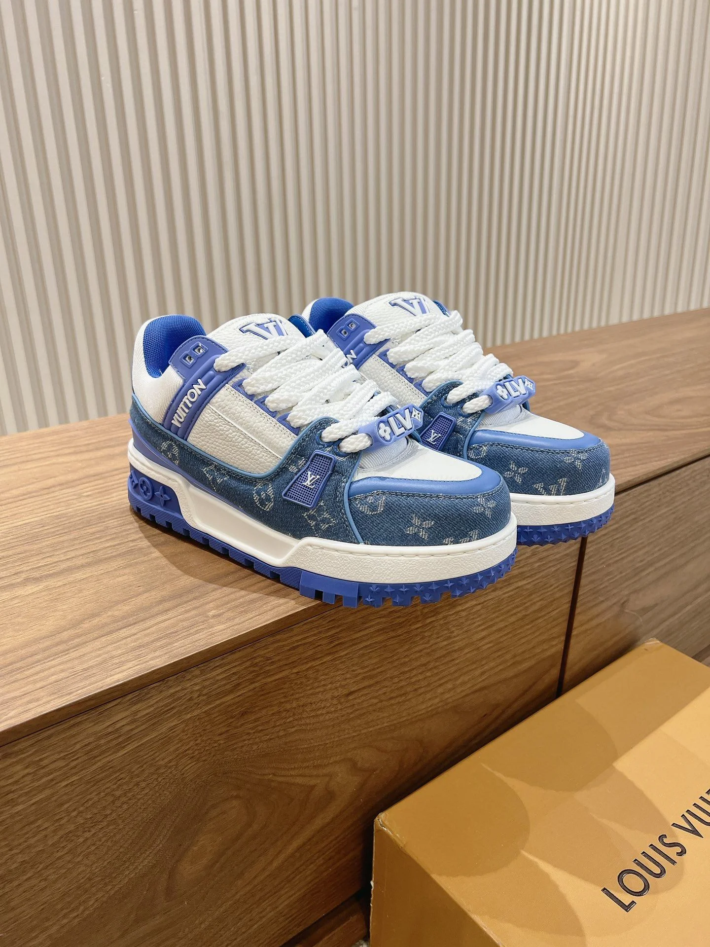 Louis Vuitton Trainer Sneaker UrbanStyle 31393