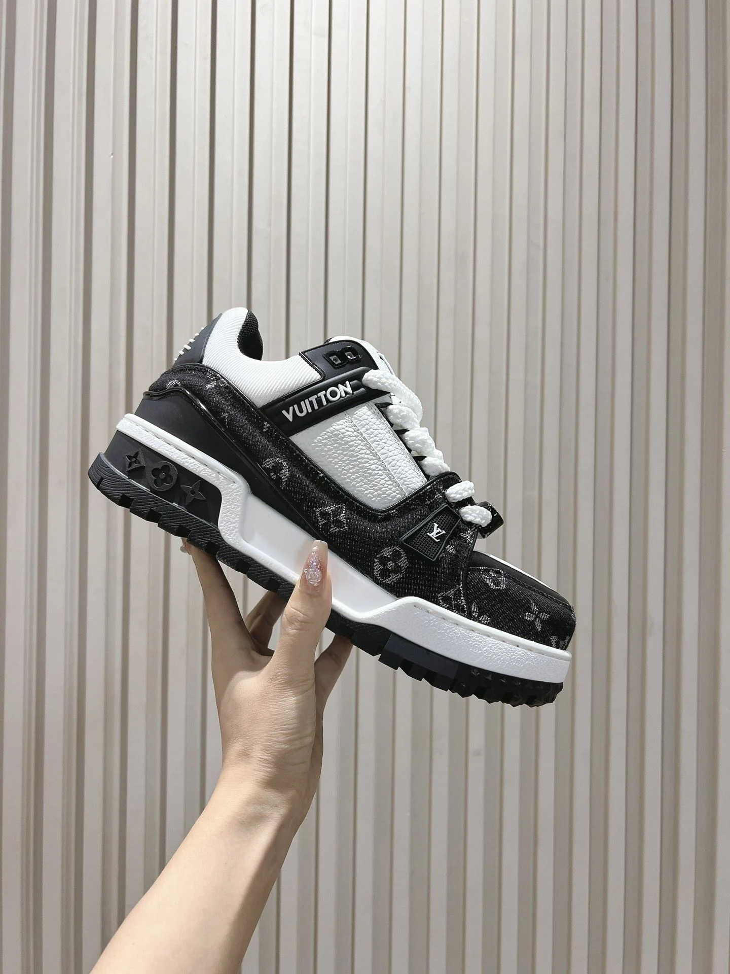 Youthful Louis Vuitton Trainer Sneaker 31391
