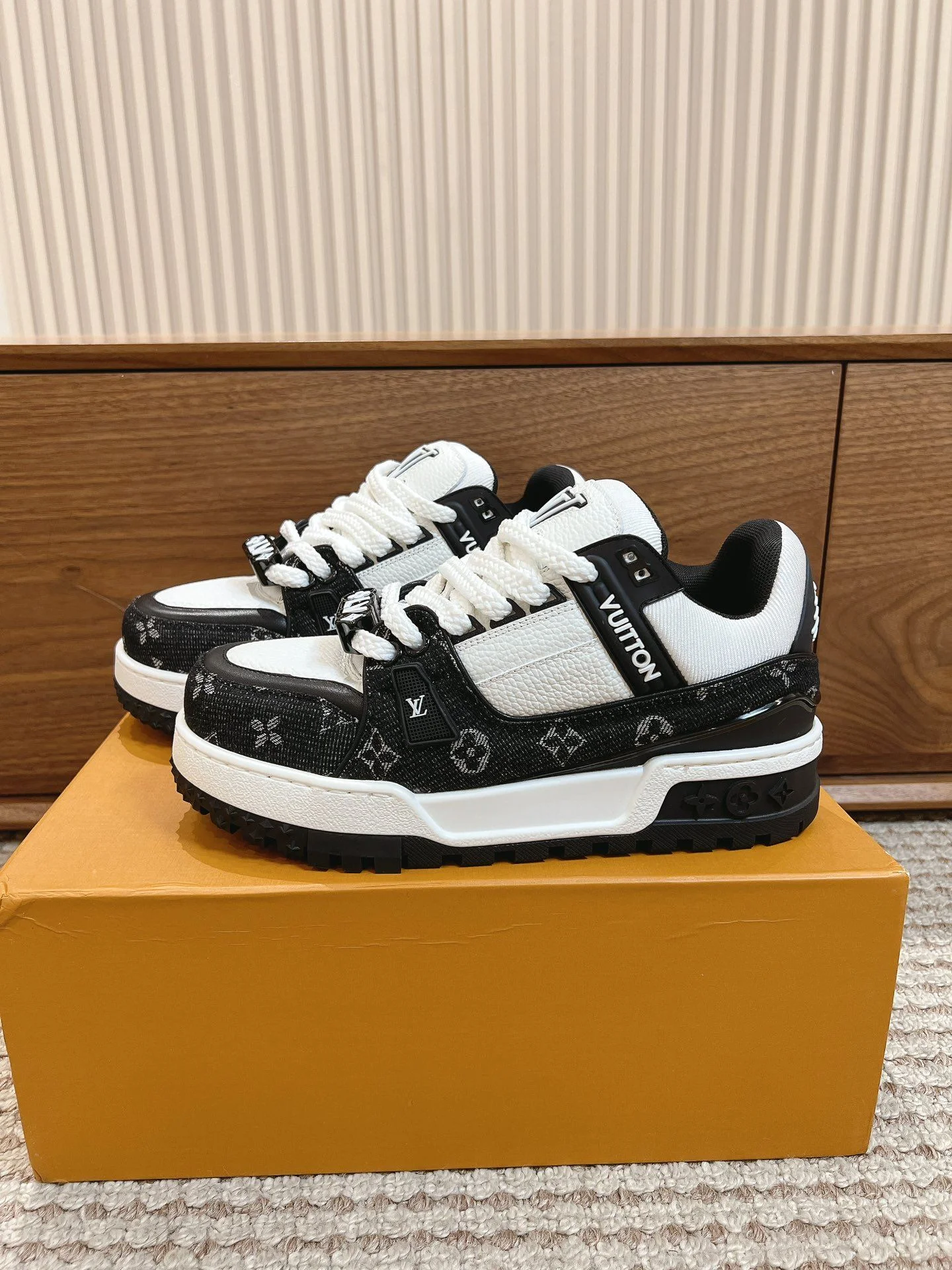 Youthful Louis Vuitton Trainer Sneaker 31391