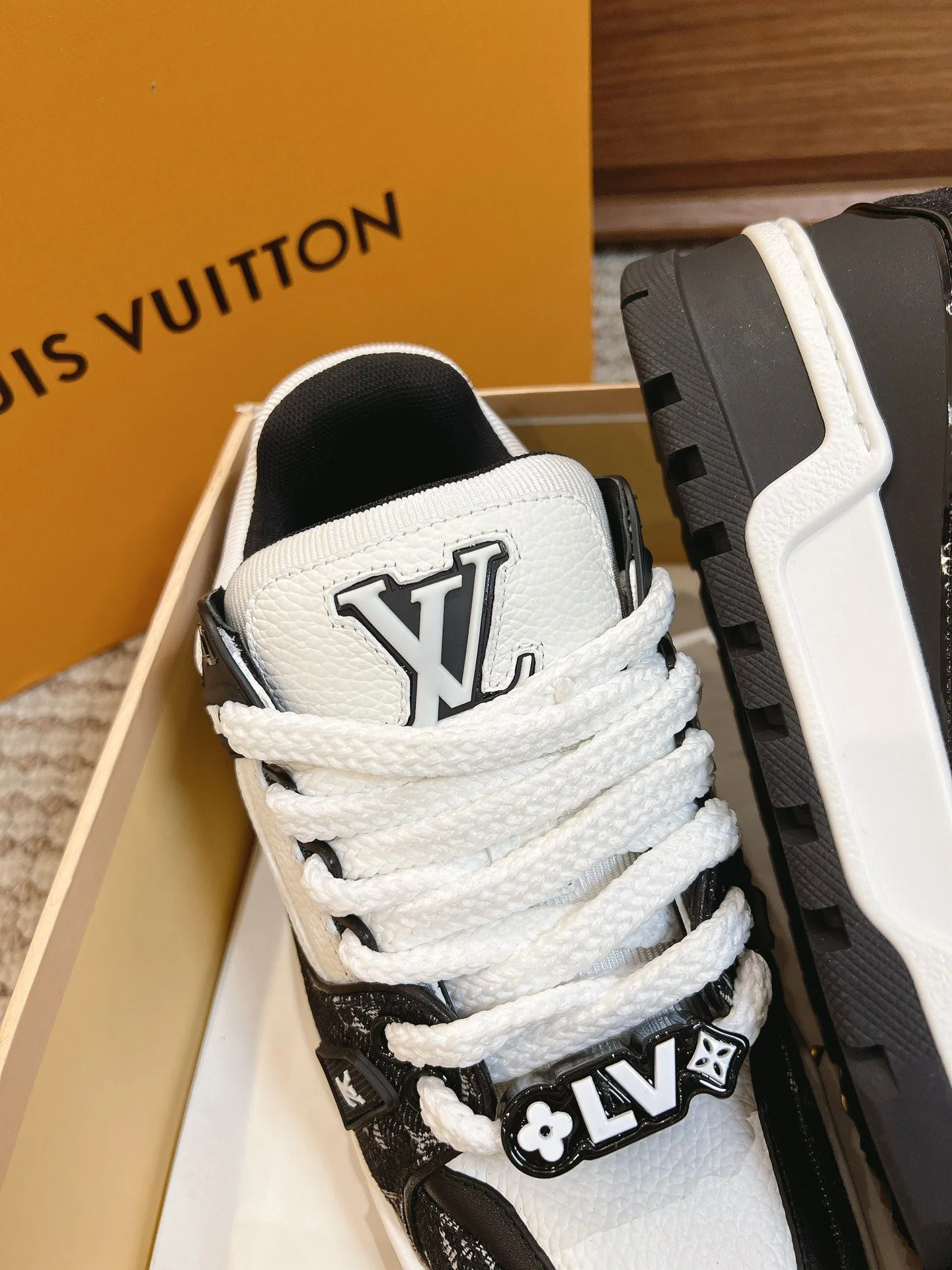 Youthful Louis Vuitton Trainer Sneaker 31391