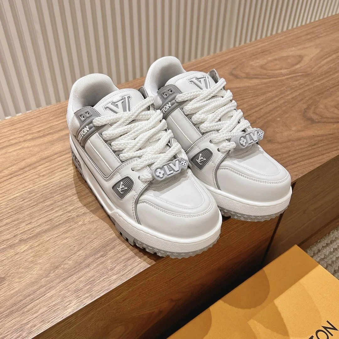 Louis Vuitton Trainer Sneaker Unique 31392