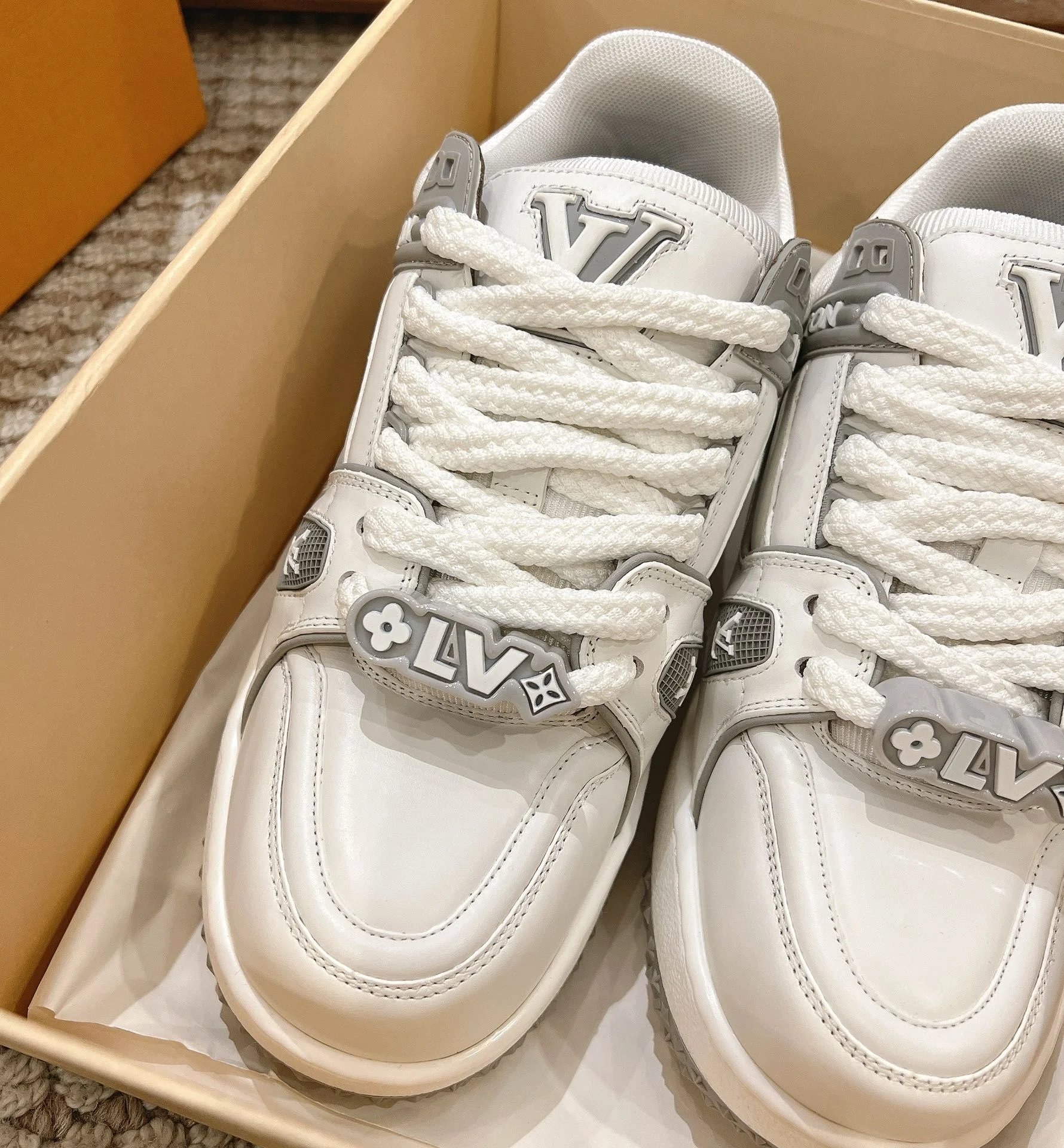 Louis Vuitton Trainer Sneaker Unique 31392