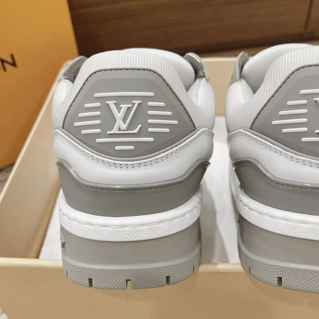 Louis Vuitton Trainer Sneaker Unique 31392