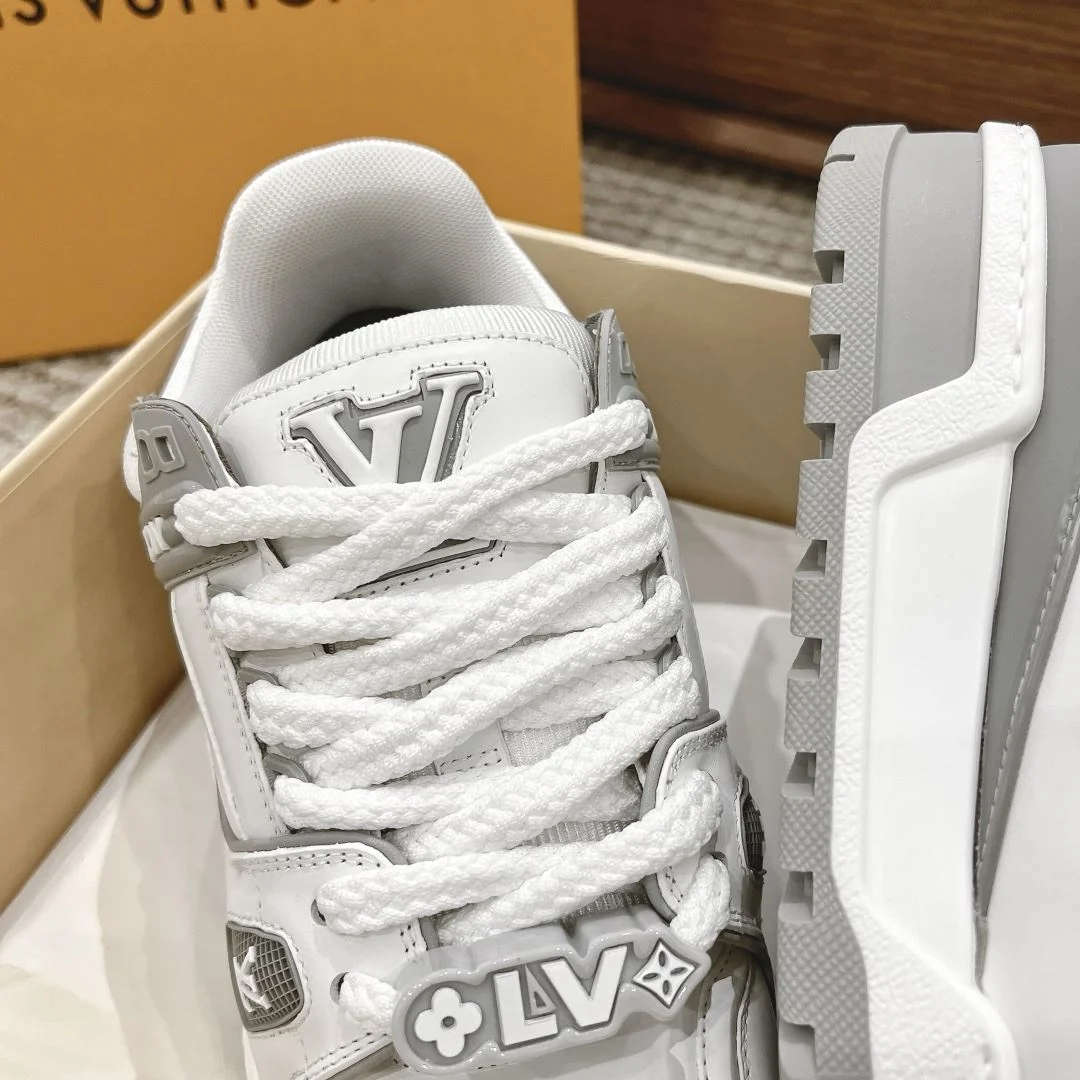 Louis Vuitton Trainer Sneaker Unique 31392