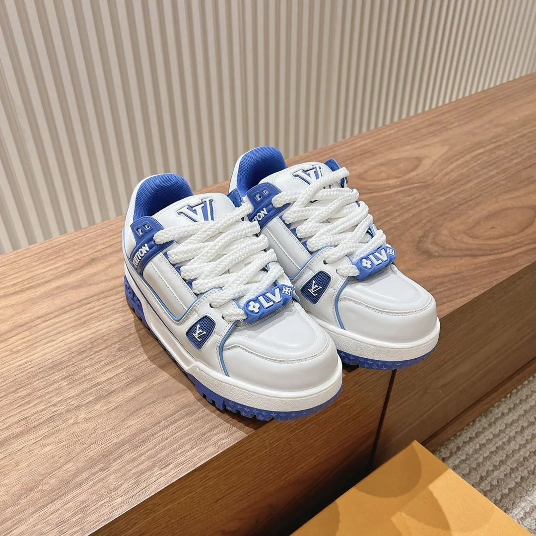 Bold Louis Vuitton Trainer Sneaker 31373