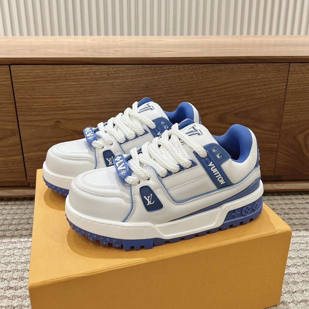 Bold Louis Vuitton Trainer Sneaker 31373