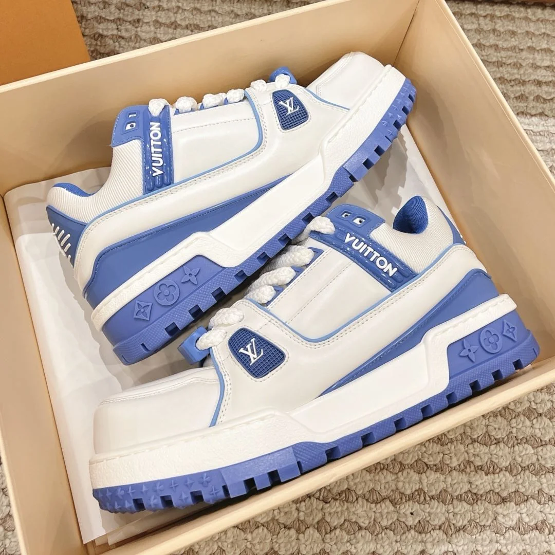 Bold Louis Vuitton Trainer Sneaker 31373