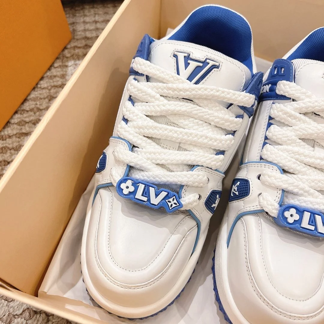 Bold Louis Vuitton Trainer Sneaker 31373