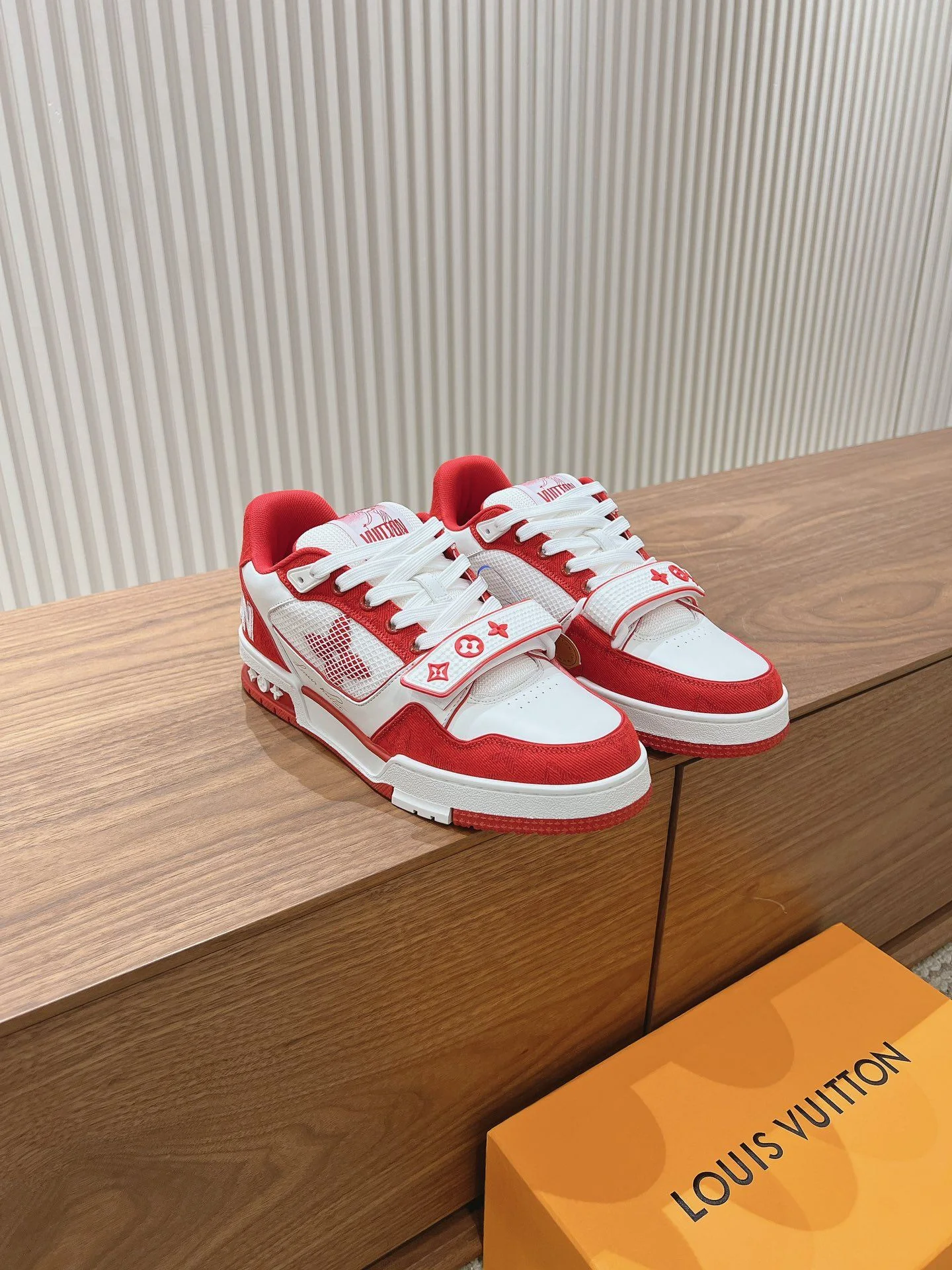 TopPick Louis Vuitton Trainer Sneaker 31389