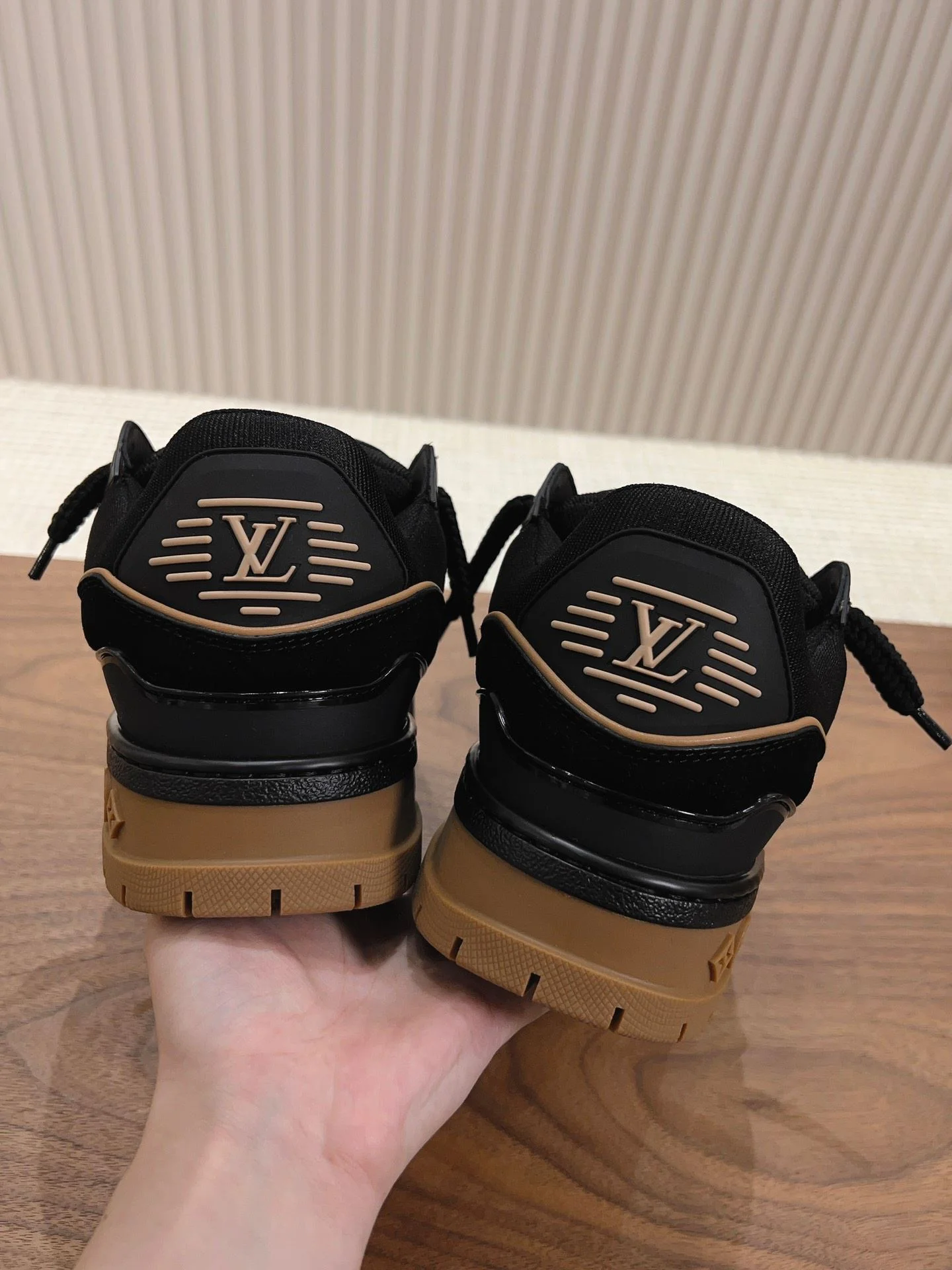 Contemporary Louis Vuitton Trainer Sneaker 31382