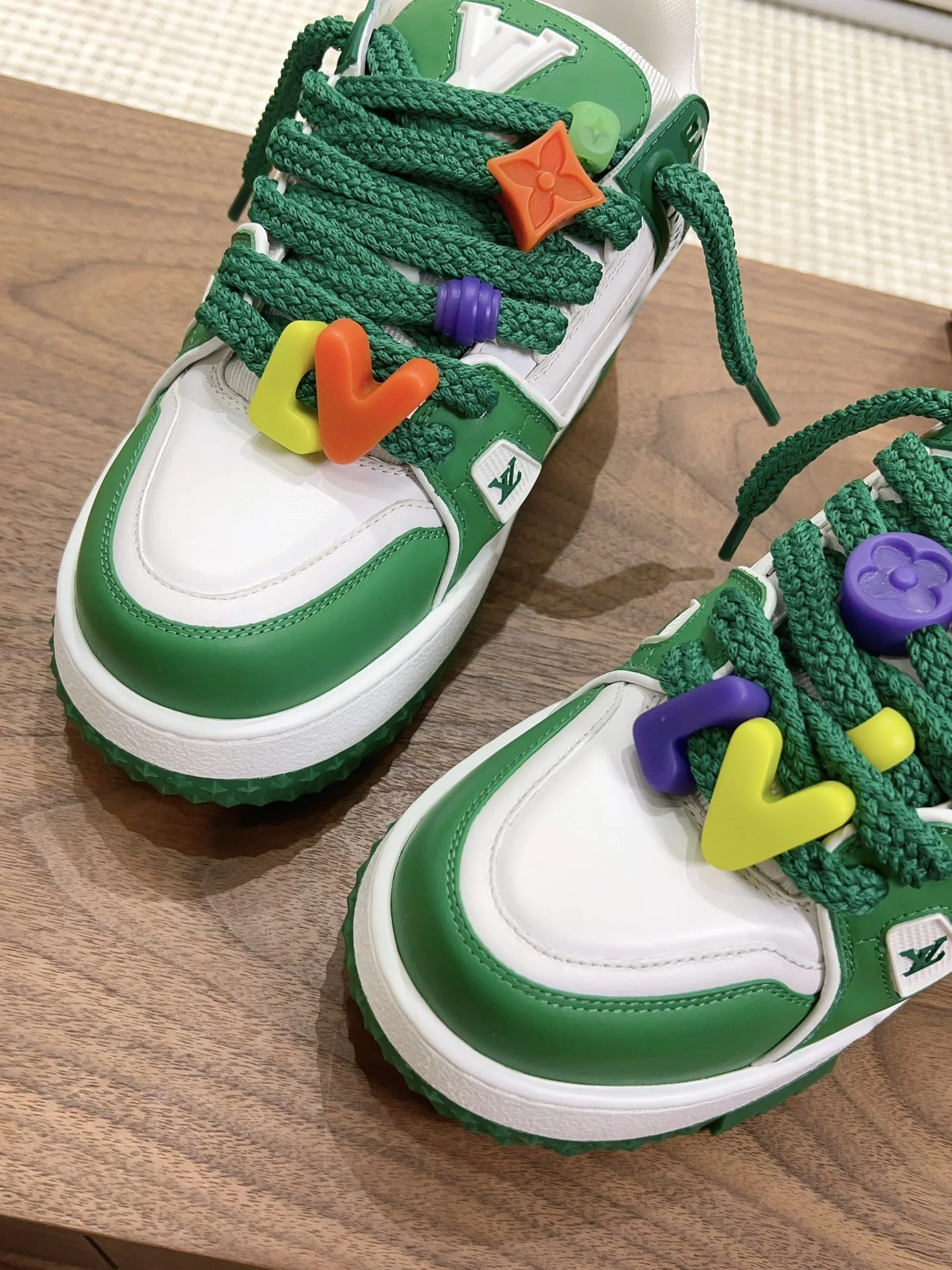 Stylish Louis Vuitton Trainer Sneaker 31374