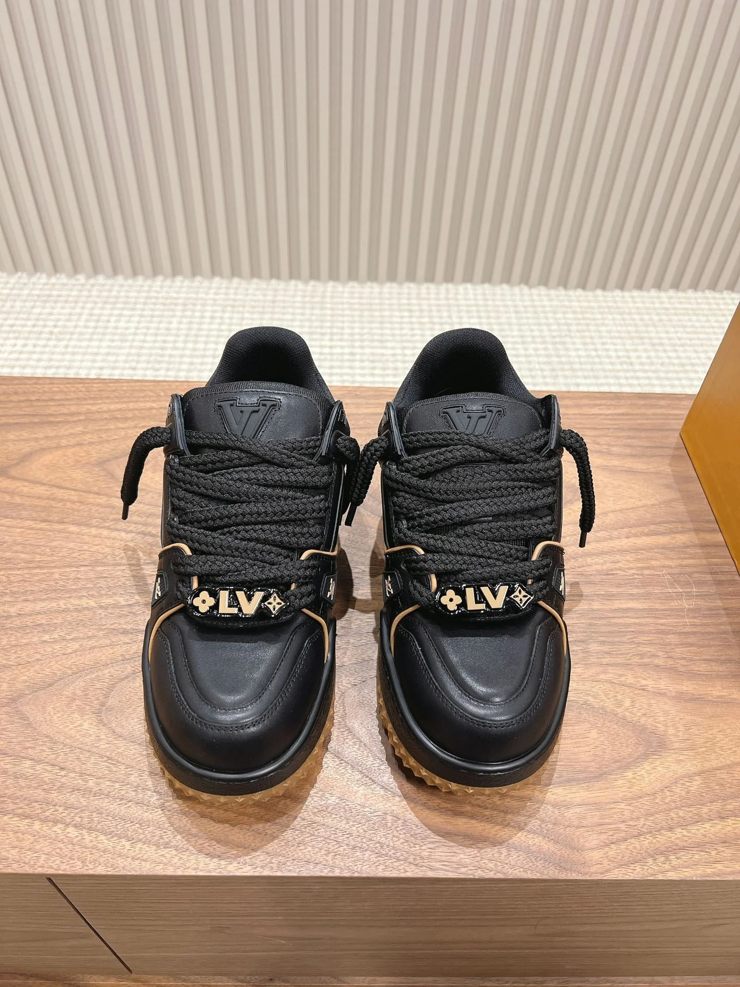Louis Vuitton Trainer Sneaker Contemporary 31372
