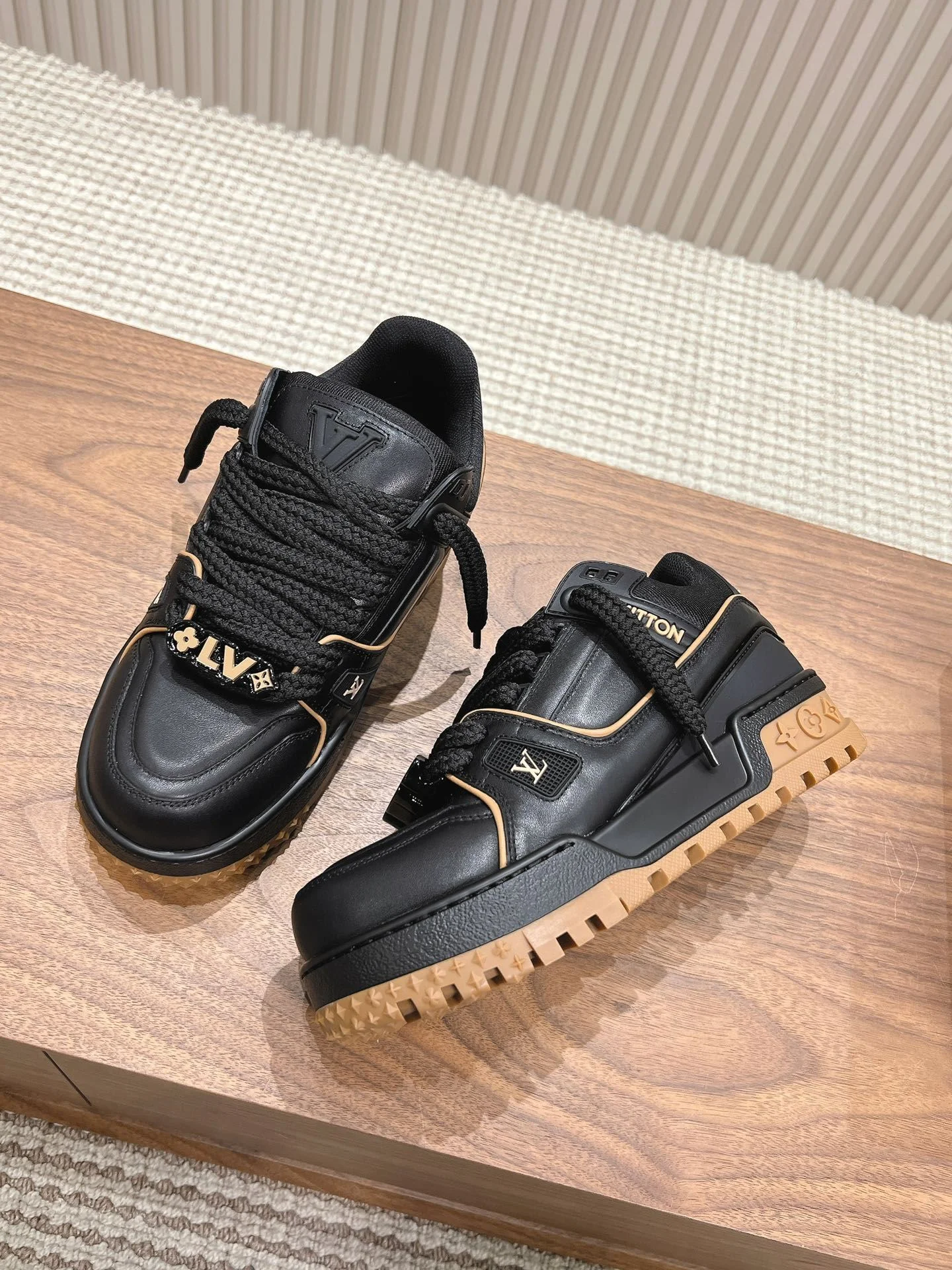 Louis Vuitton Trainer Sneaker Contemporary 31372