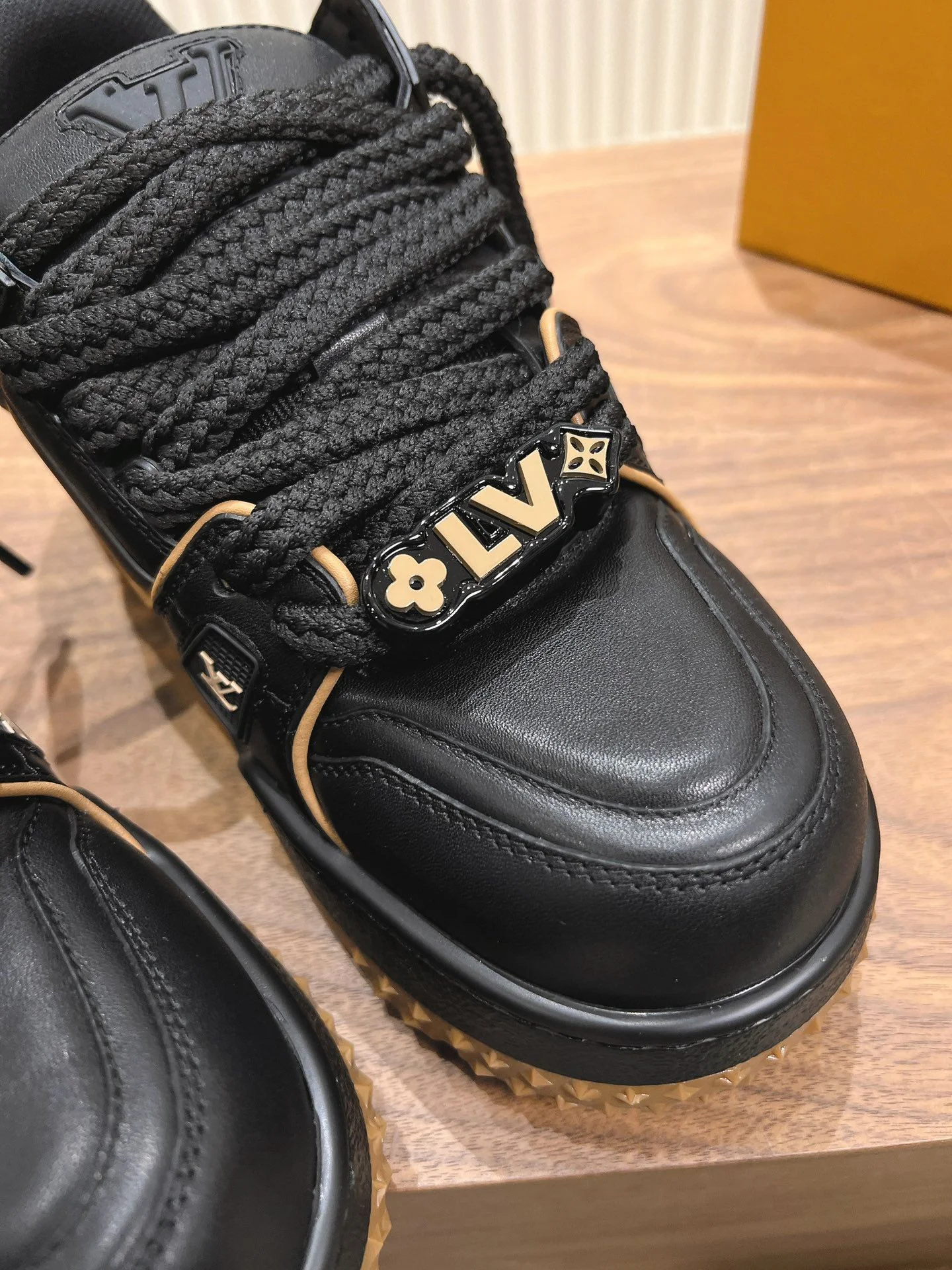 Louis Vuitton Trainer Sneaker Contemporary 31372