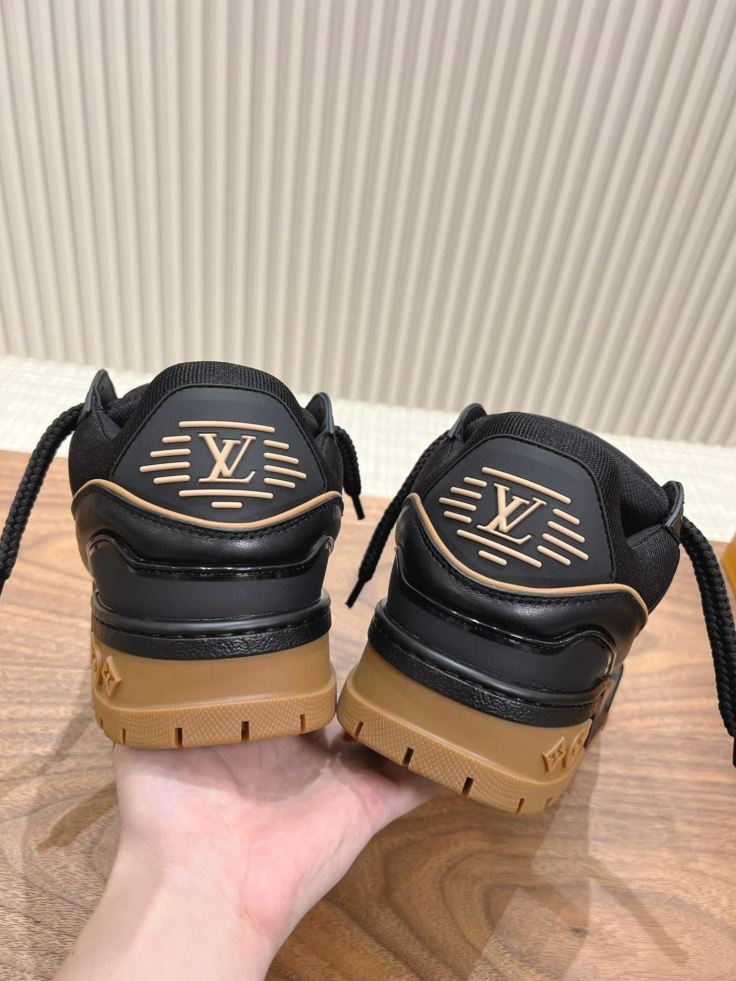 Louis Vuitton Trainer Sneaker Contemporary 31372