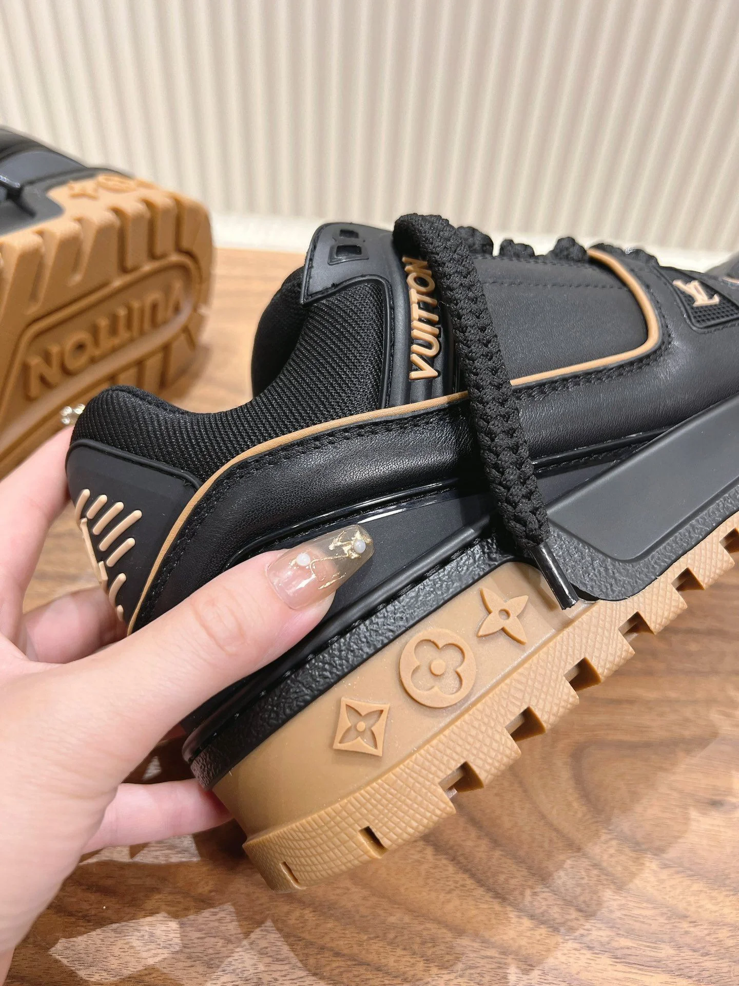 Louis Vuitton Trainer Sneaker Contemporary 31372