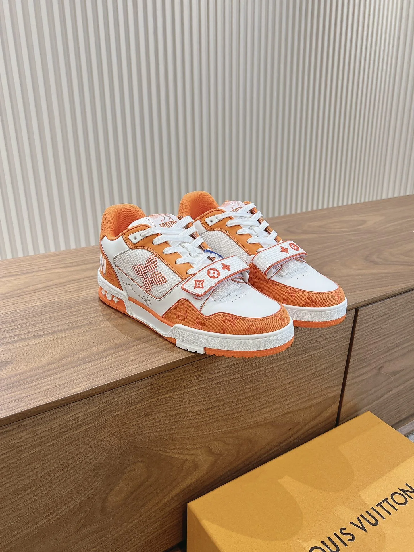 Lightweight Louis Vuitton Trainer Sneaker 31375