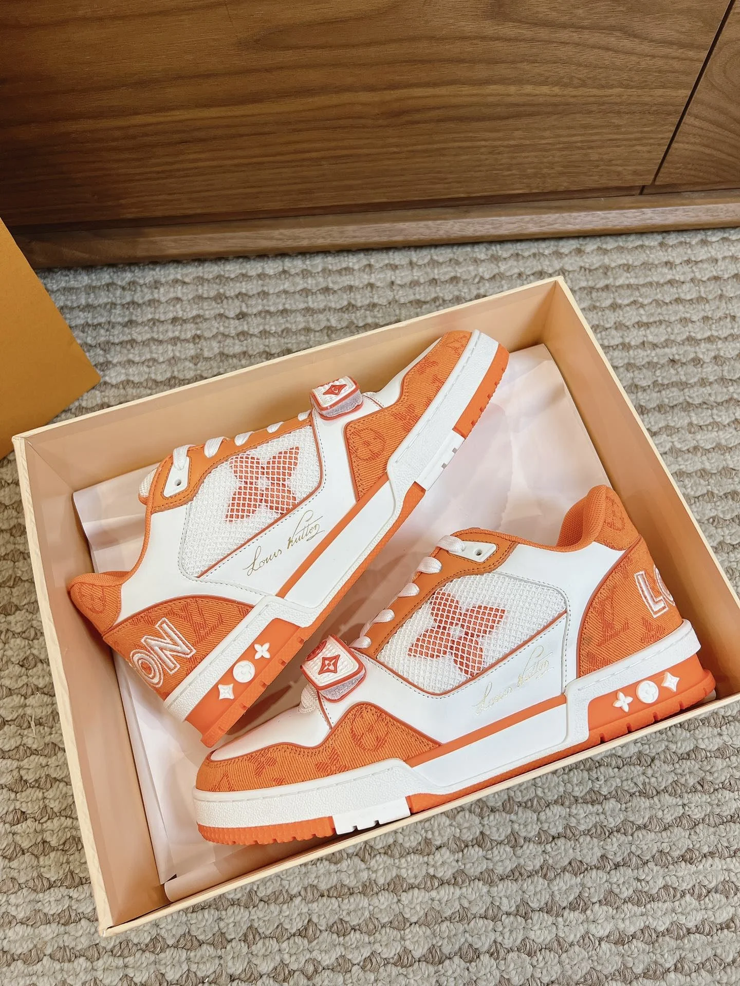 Lightweight Louis Vuitton Trainer Sneaker 31375