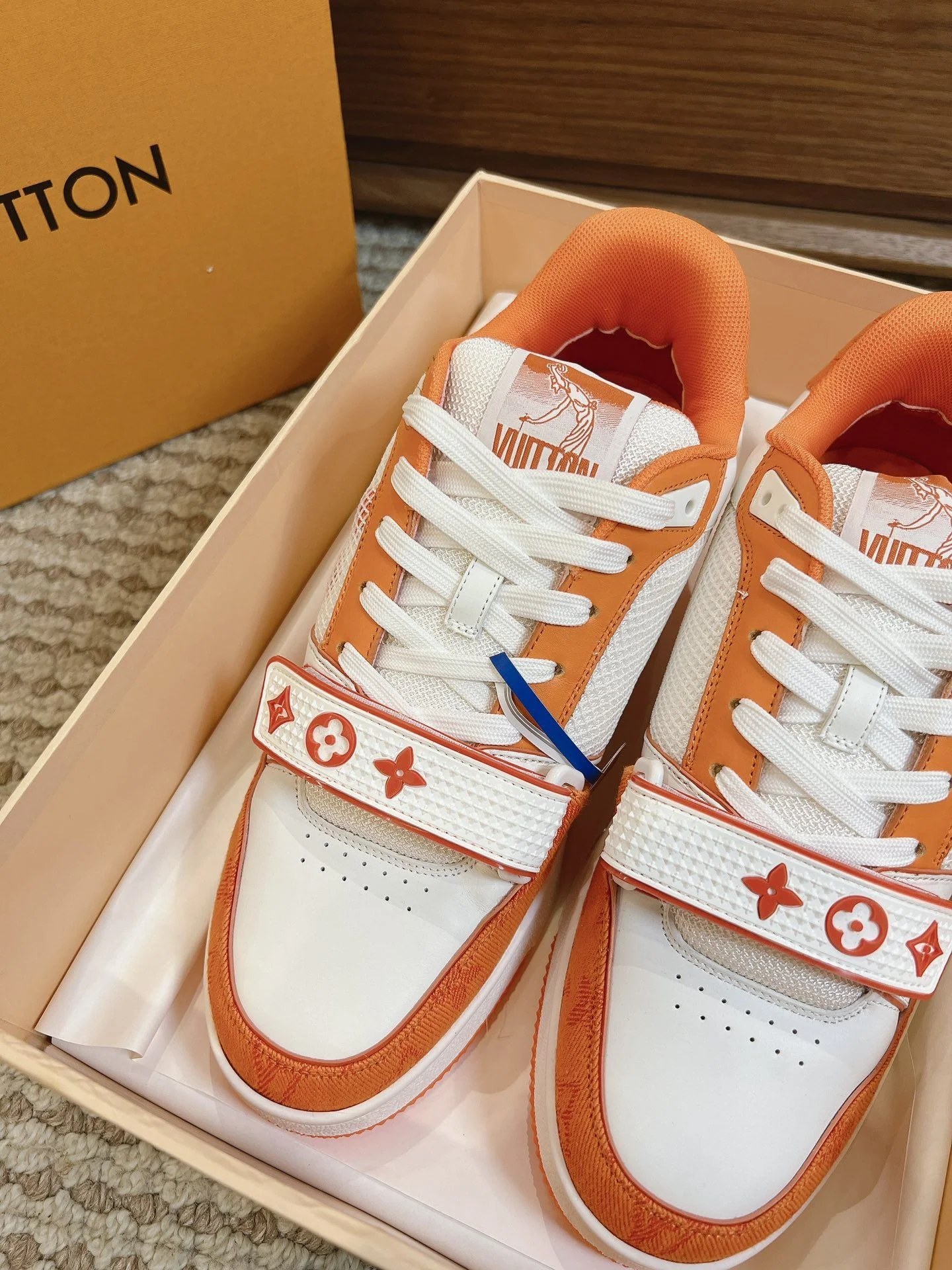 Lightweight Louis Vuitton Trainer Sneaker 31375