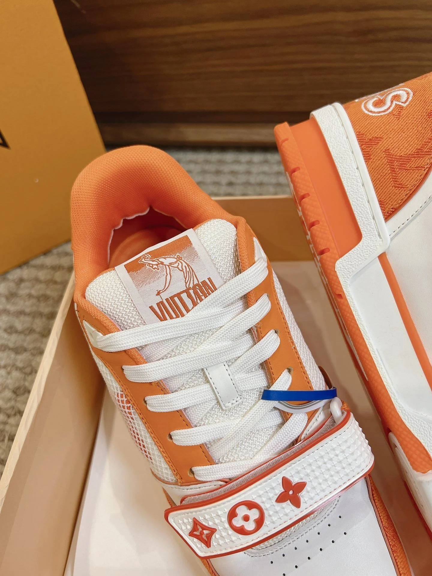 Lightweight Louis Vuitton Trainer Sneaker 31375