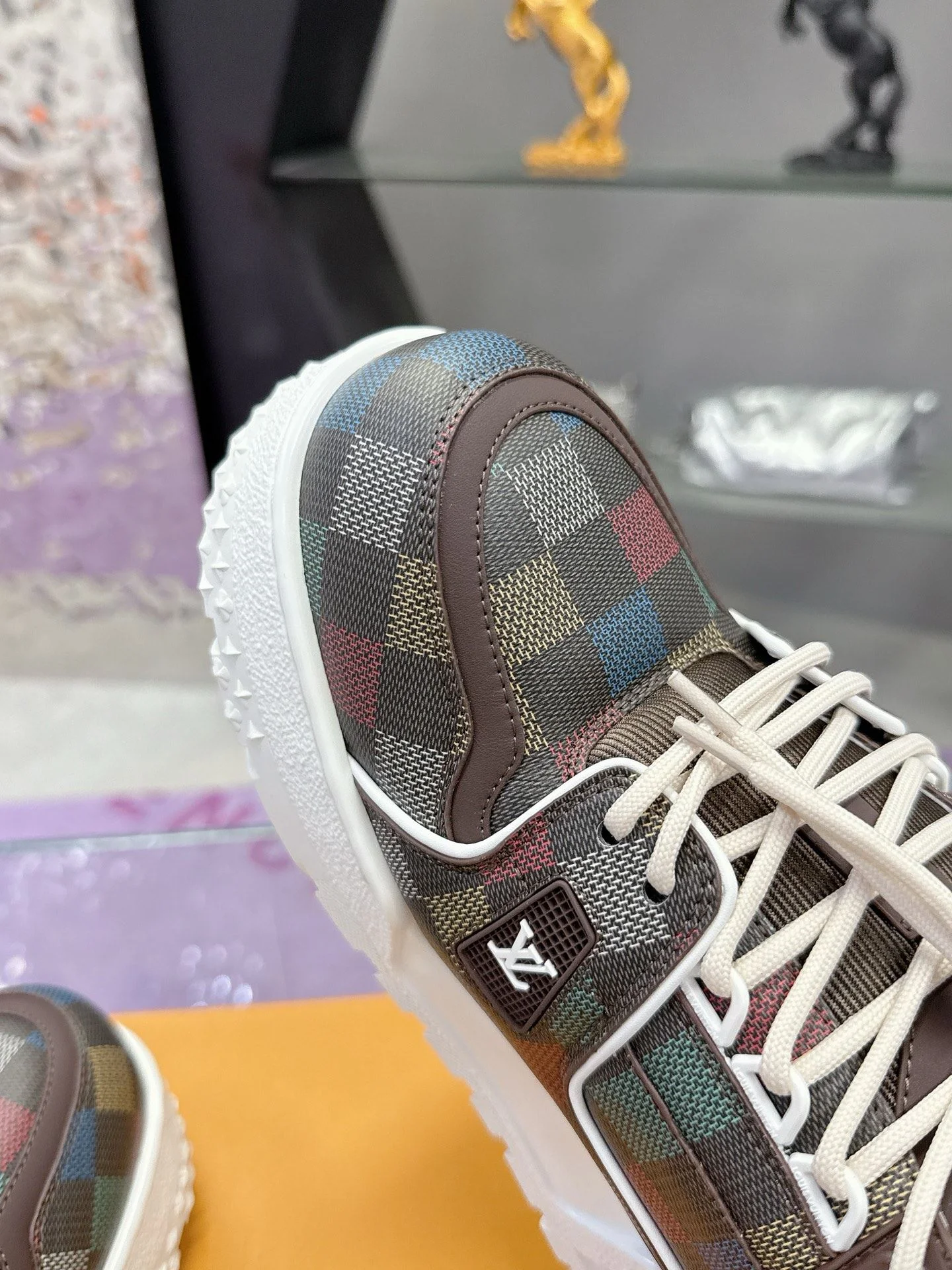 Louis Vuitton Trainer Sneaker Supportive 31371