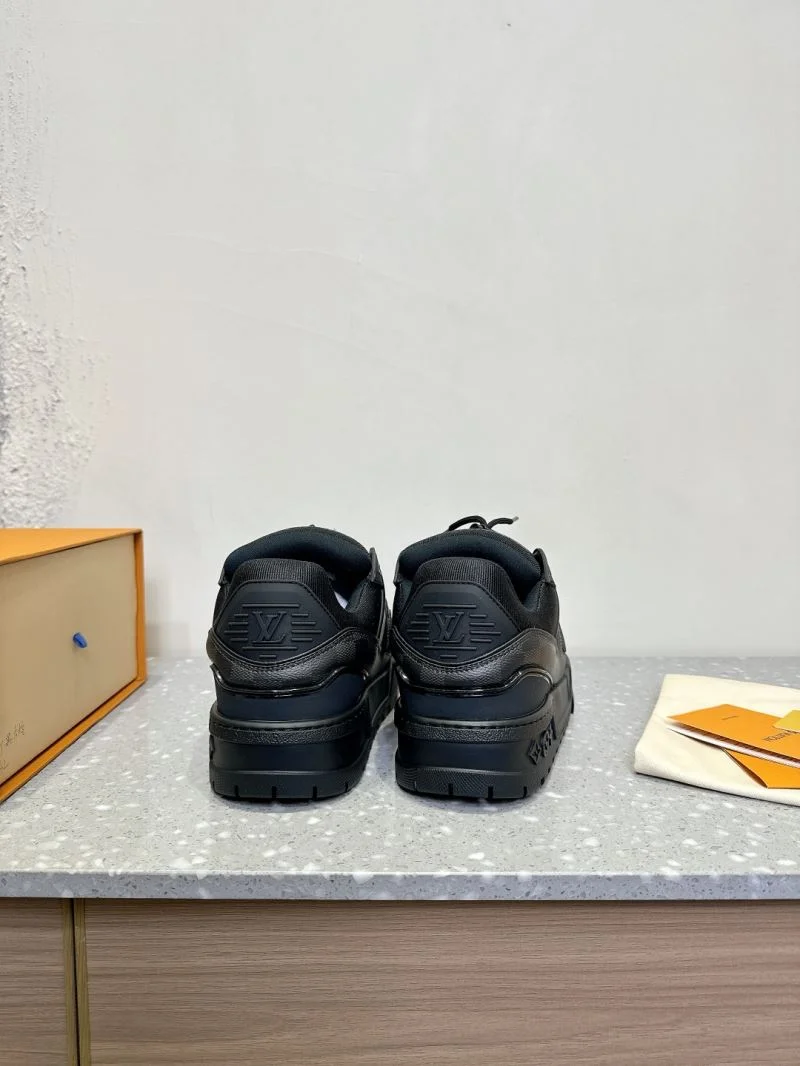Sleek Louis Vuitton Trainer Sneaker 31390
