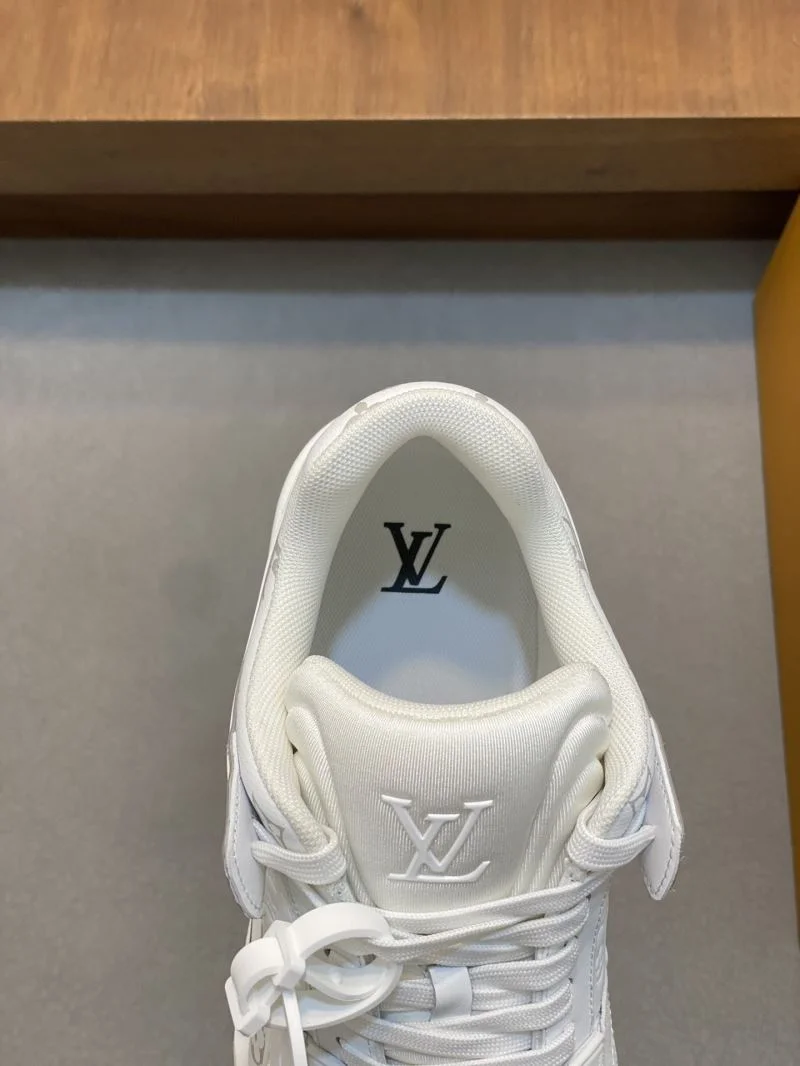 Louis Vuitton Trainer Sneaker Breathable 32137